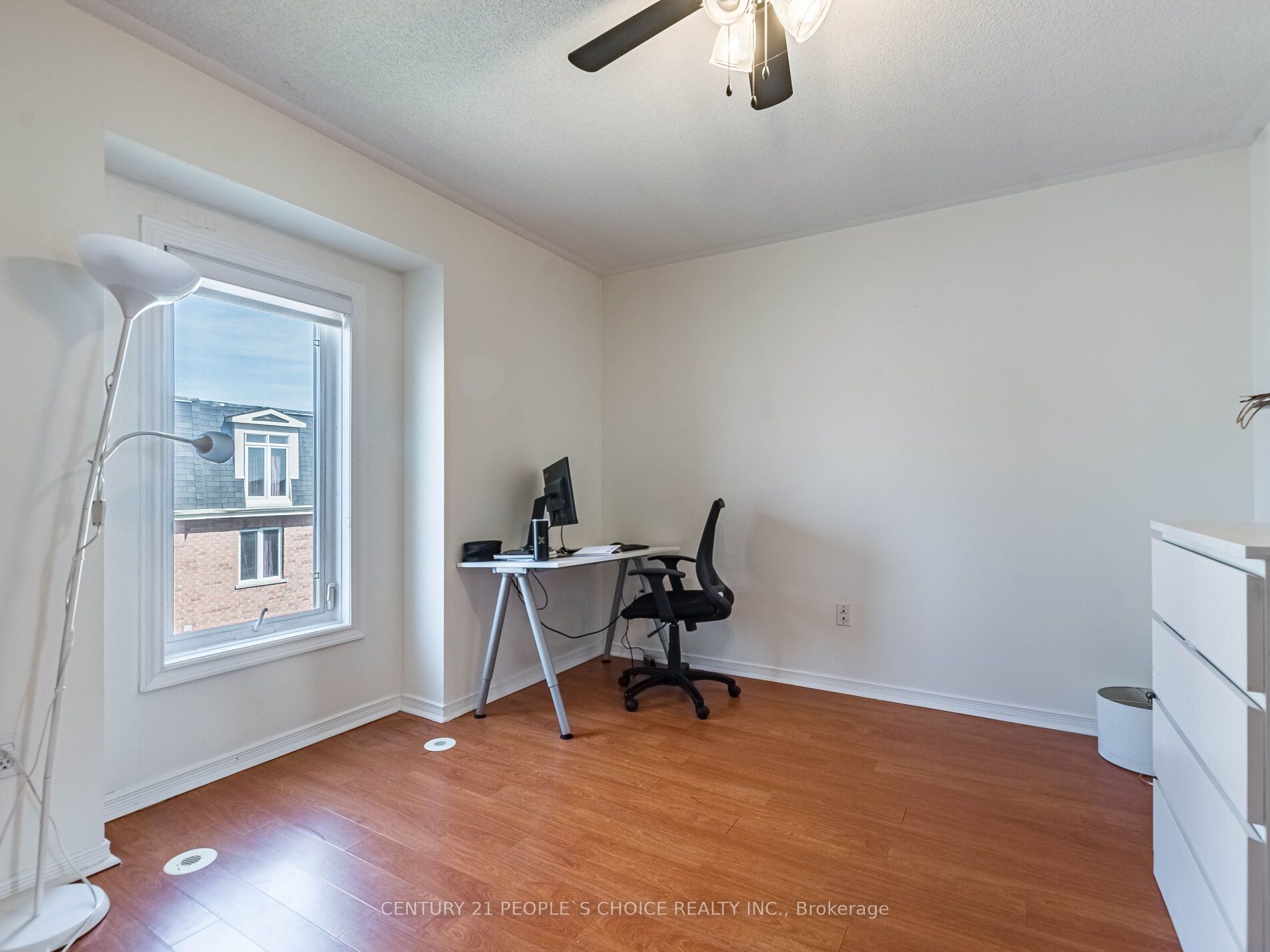 #29 - 435 Hensall Circle Property Photo 24