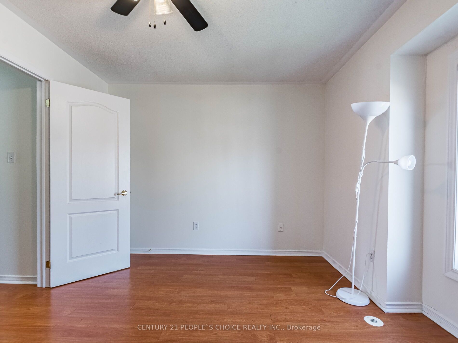 #29 - 435 Hensall Circle Property Photo 25