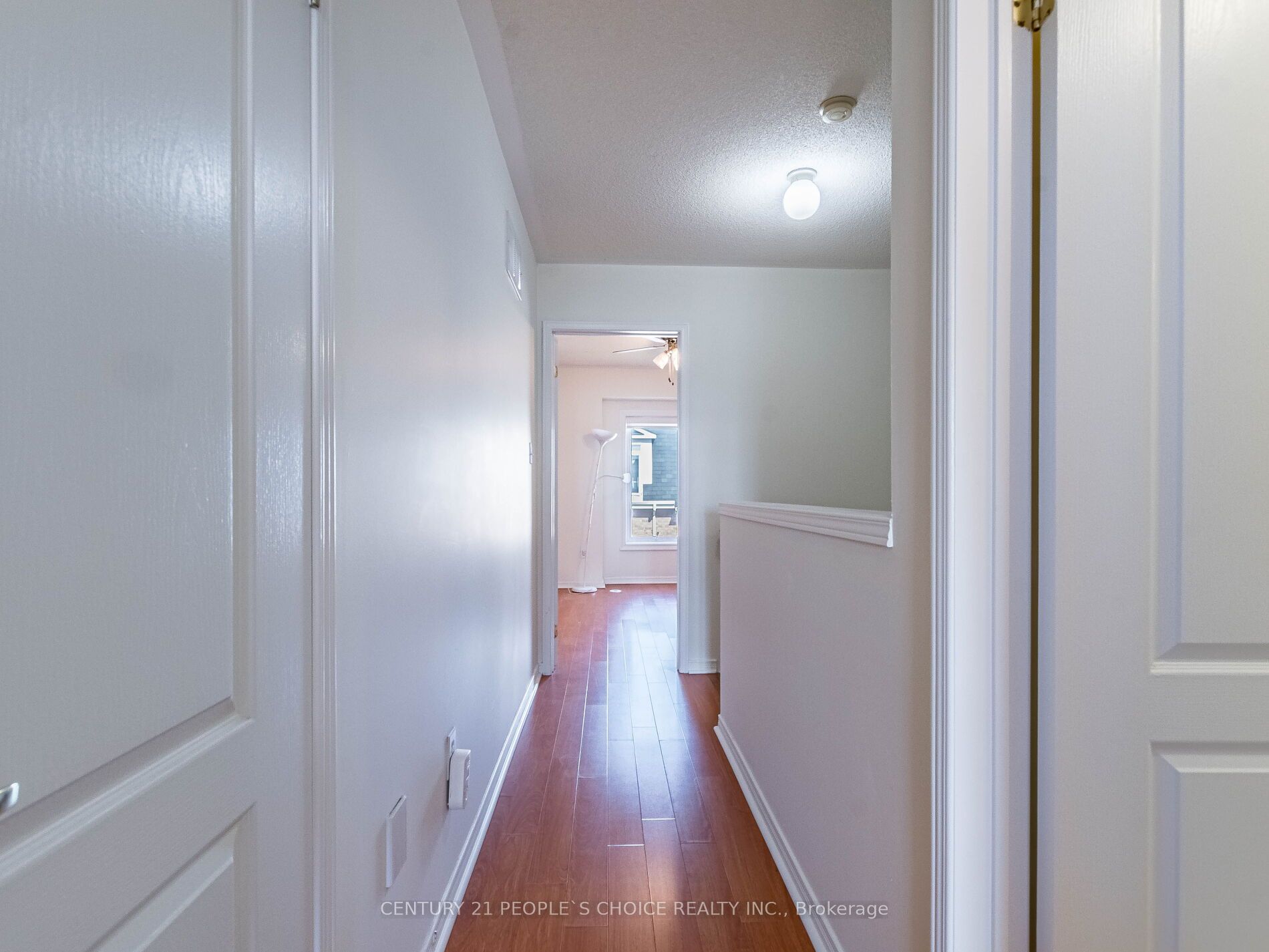 #29 - 435 Hensall Circle Property Photo 27