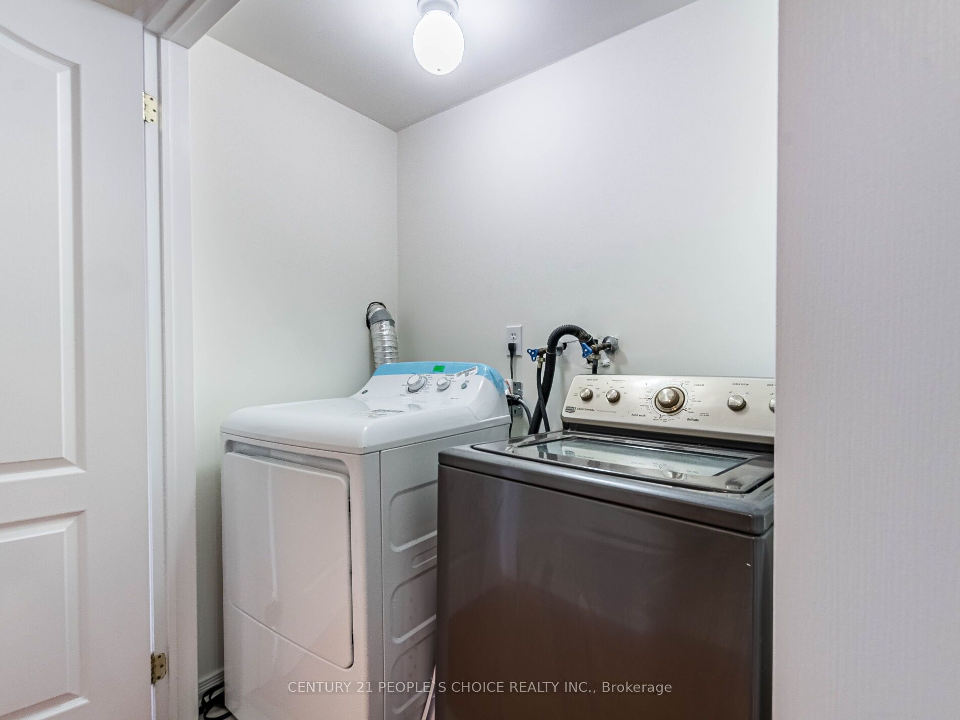 #29 - 435 Hensall Circle Property Photo 39
