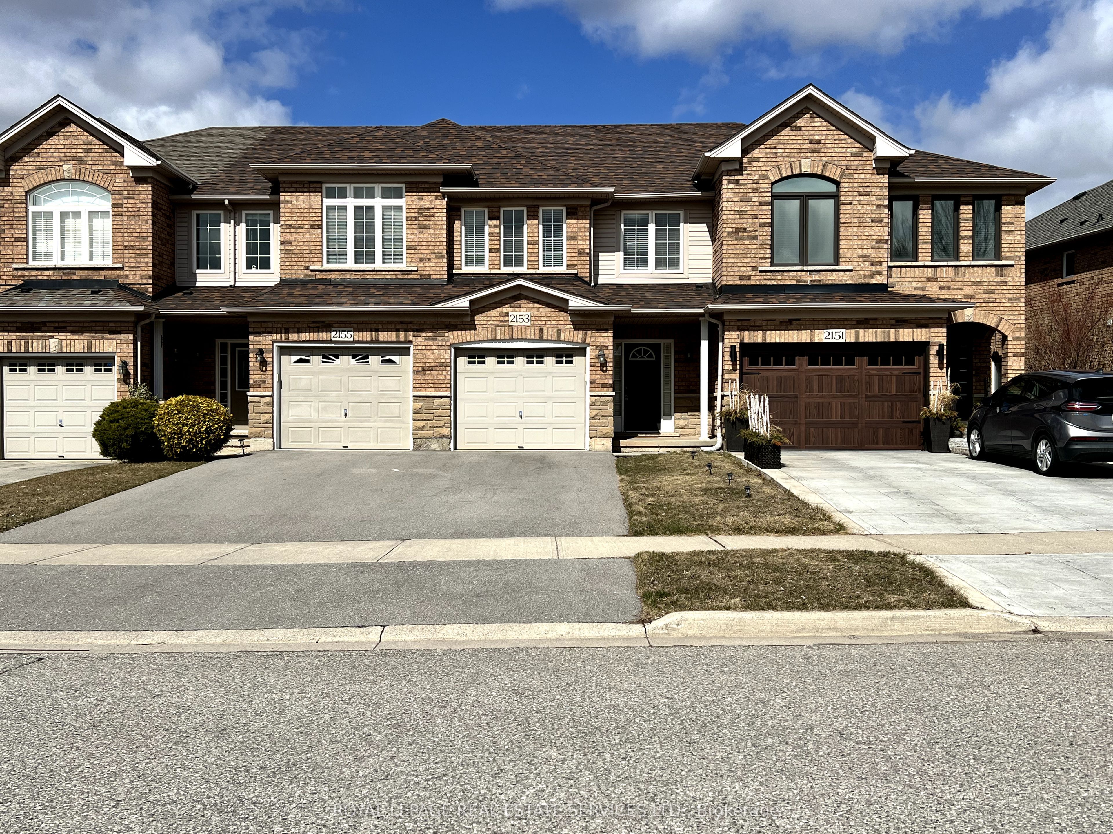 2153 Redstone Crescent Property Photo