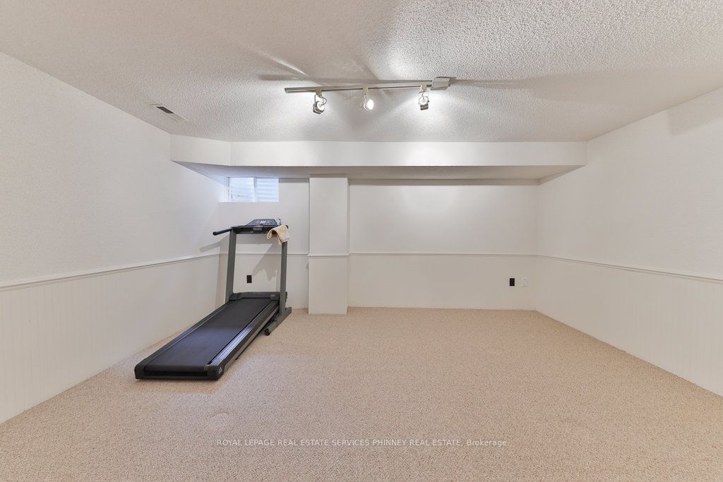 2289 Beejay Court Property Photo 33