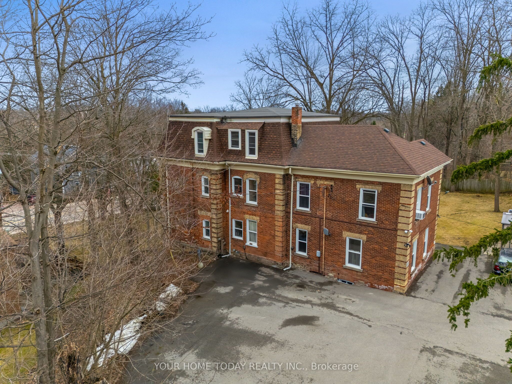 36 Market Street Property Photo 6