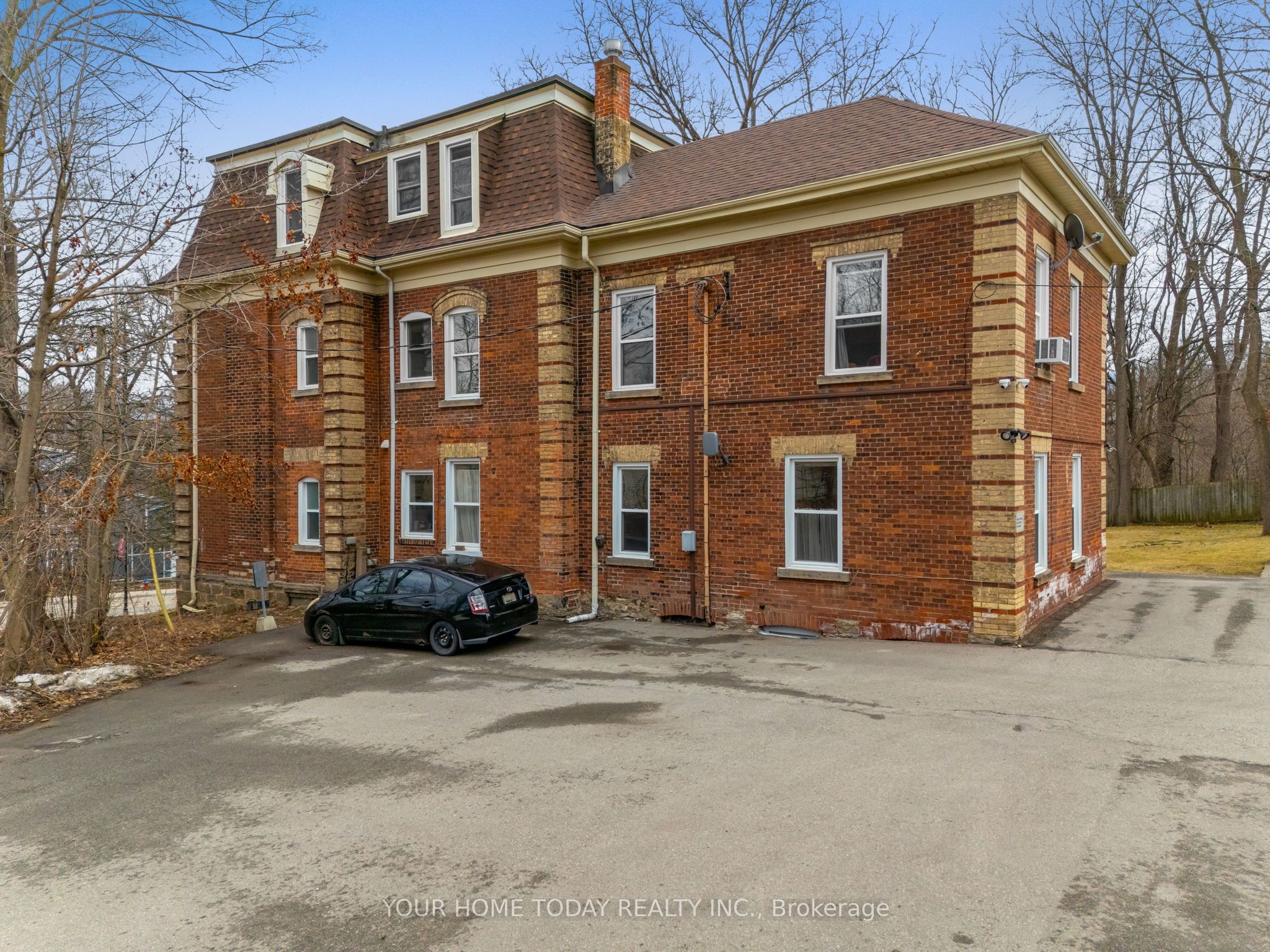 36 Market Street Property Photo 13