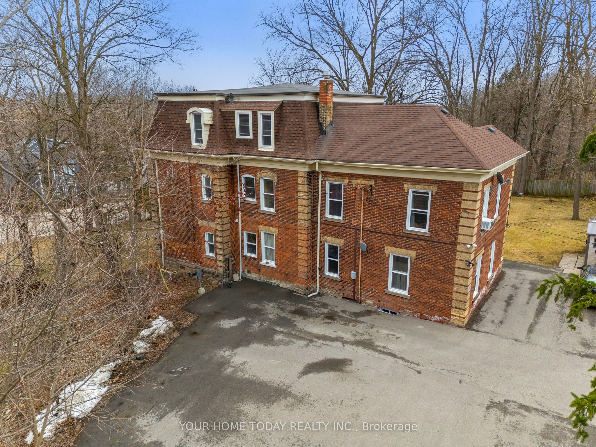 36 Market Street Property Photo 8