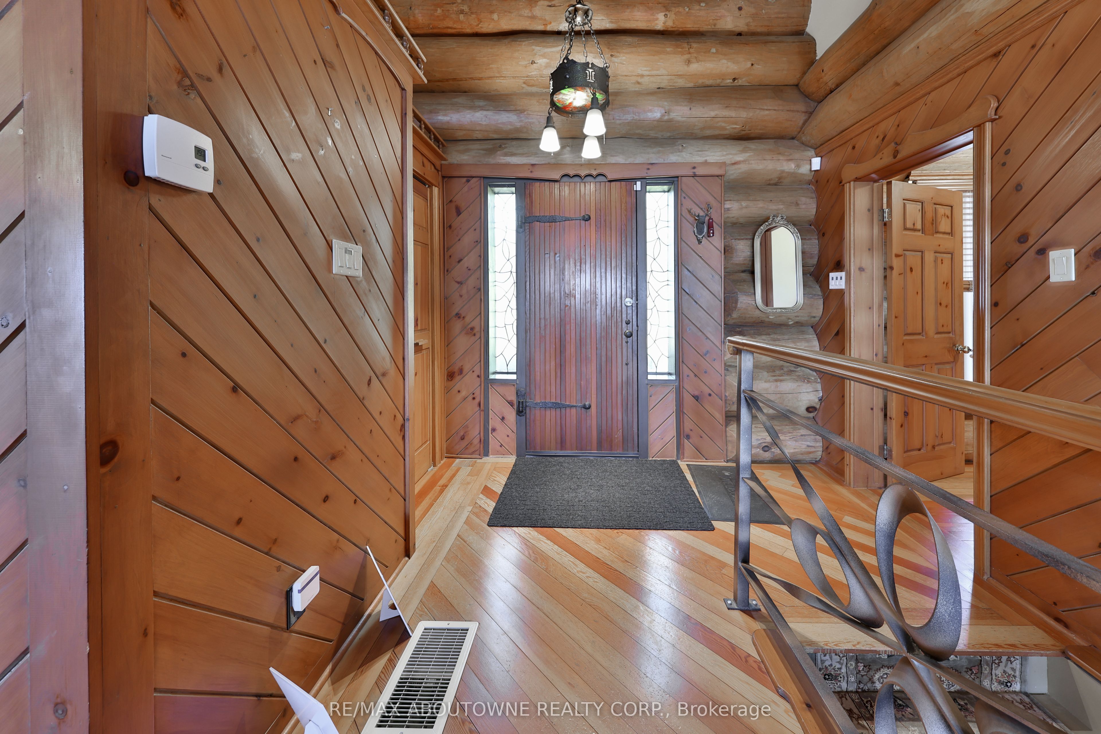 270 North Shore Boulevard E Property Photo 6