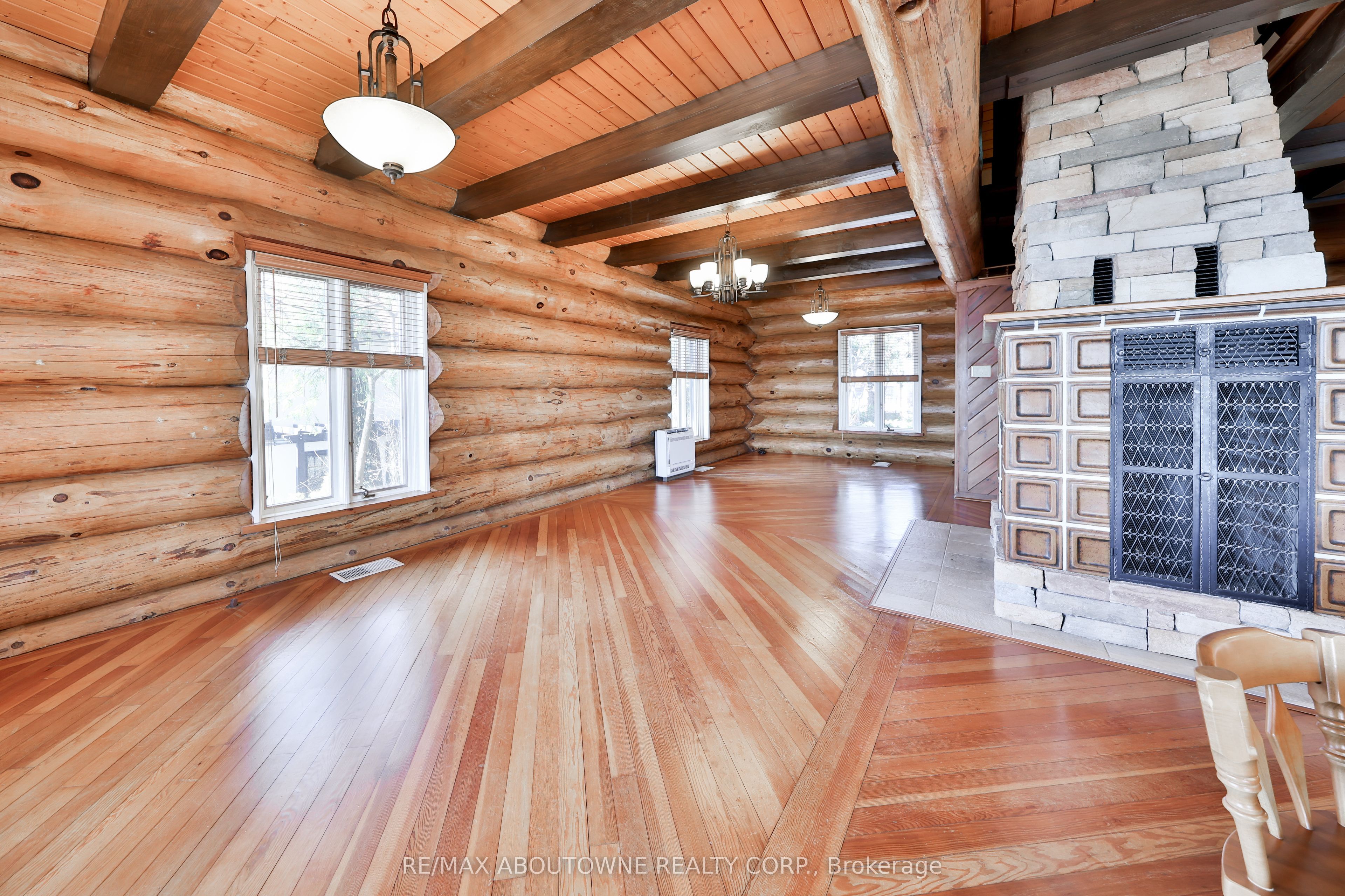 270 North Shore Boulevard E Property Photo 9