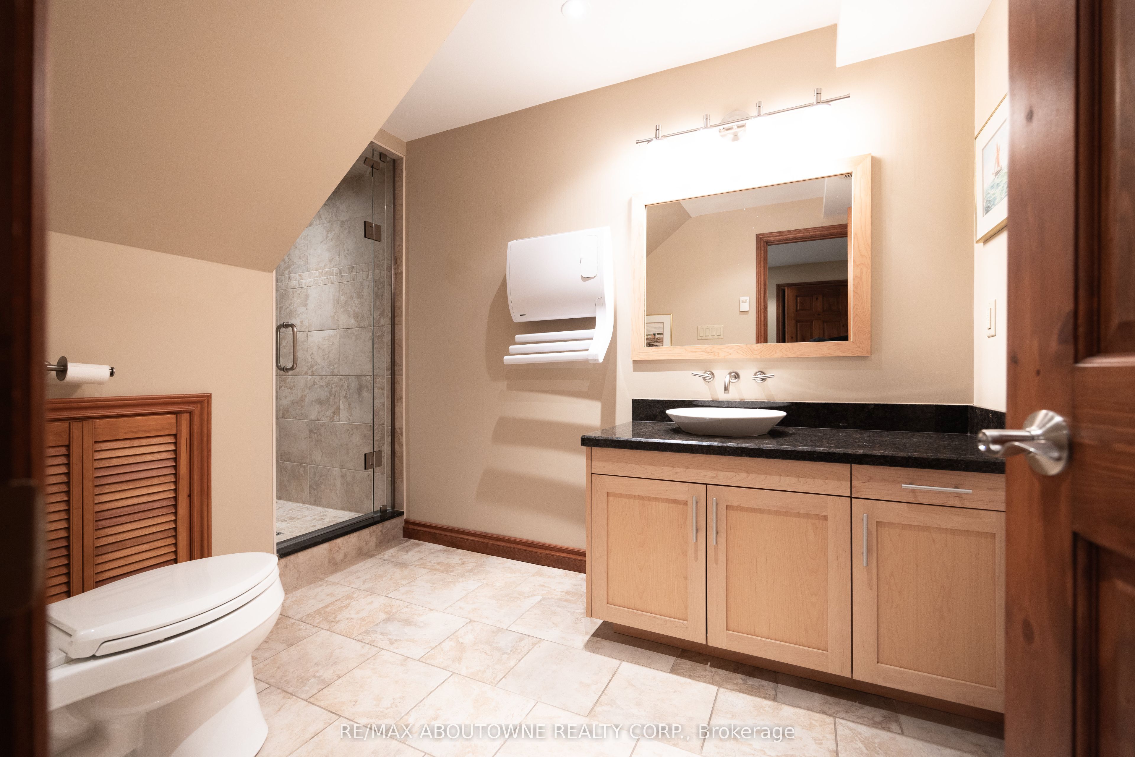 270 North Shore Boulevard E Property Photo 34
