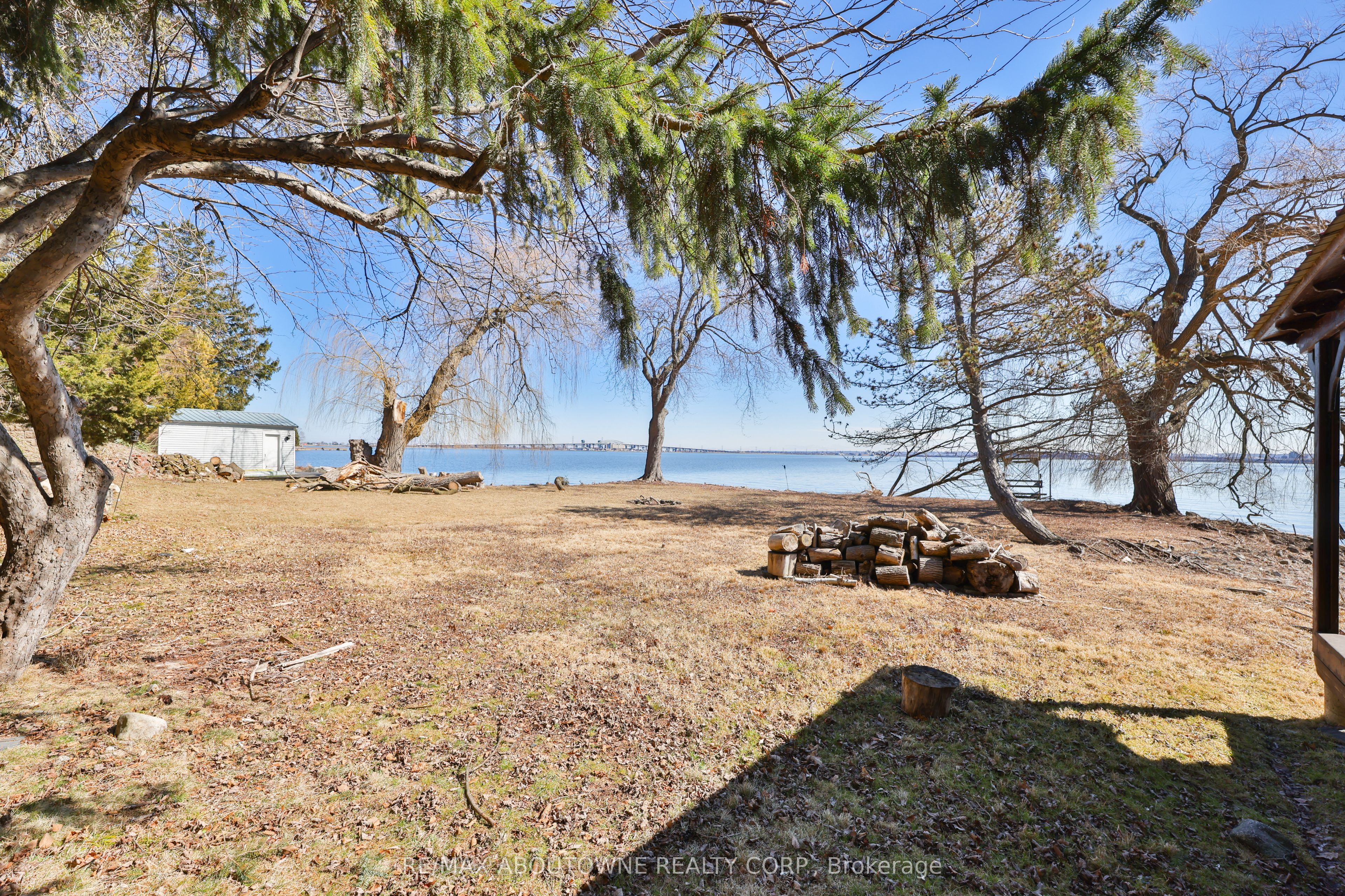 270 North Shore Boulevard E Property Photo 41