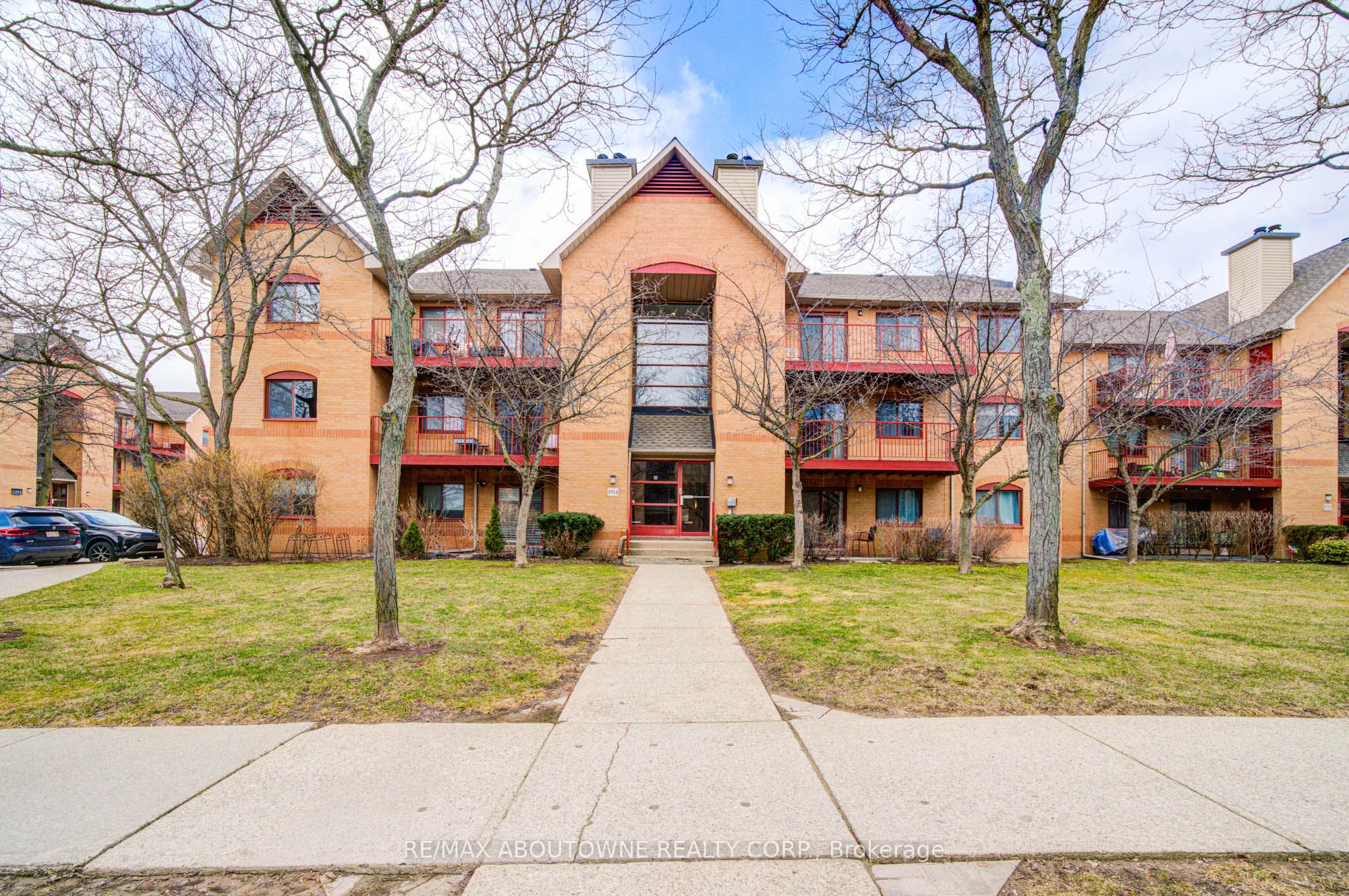 #521 - 1514 Pilgrims Way Property Photo