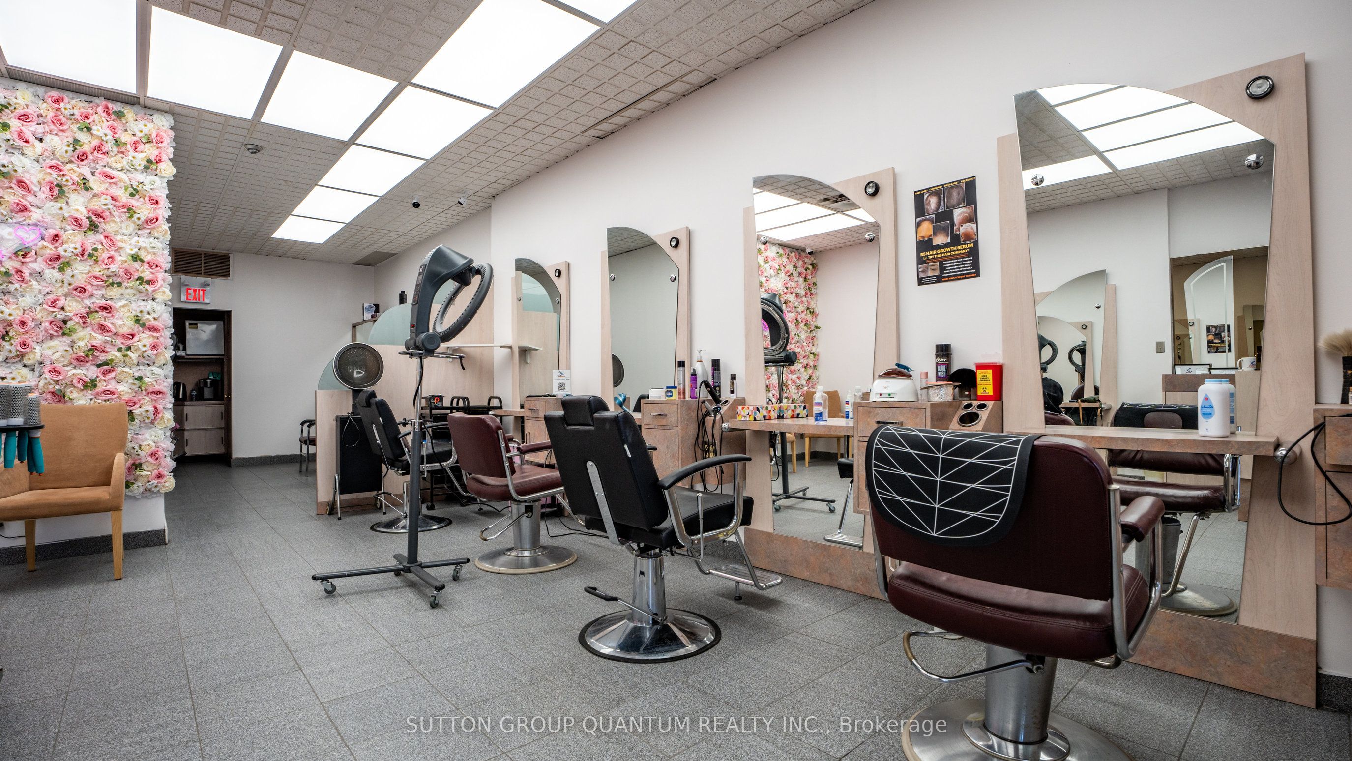 #6 - 5291 Lakeshore Road Property Photo 7