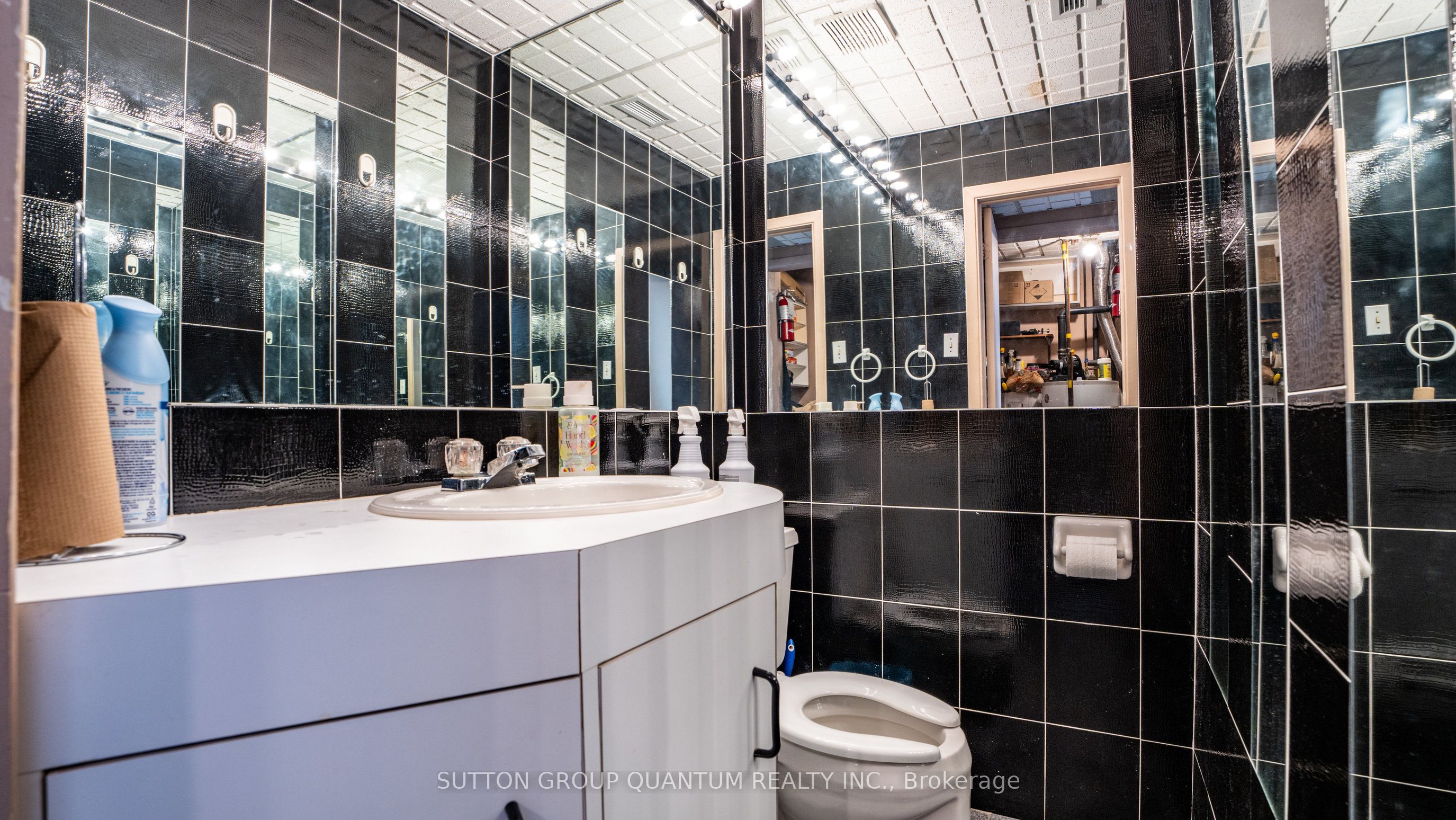 #6 - 5291 Lakeshore Road Property Photo 10