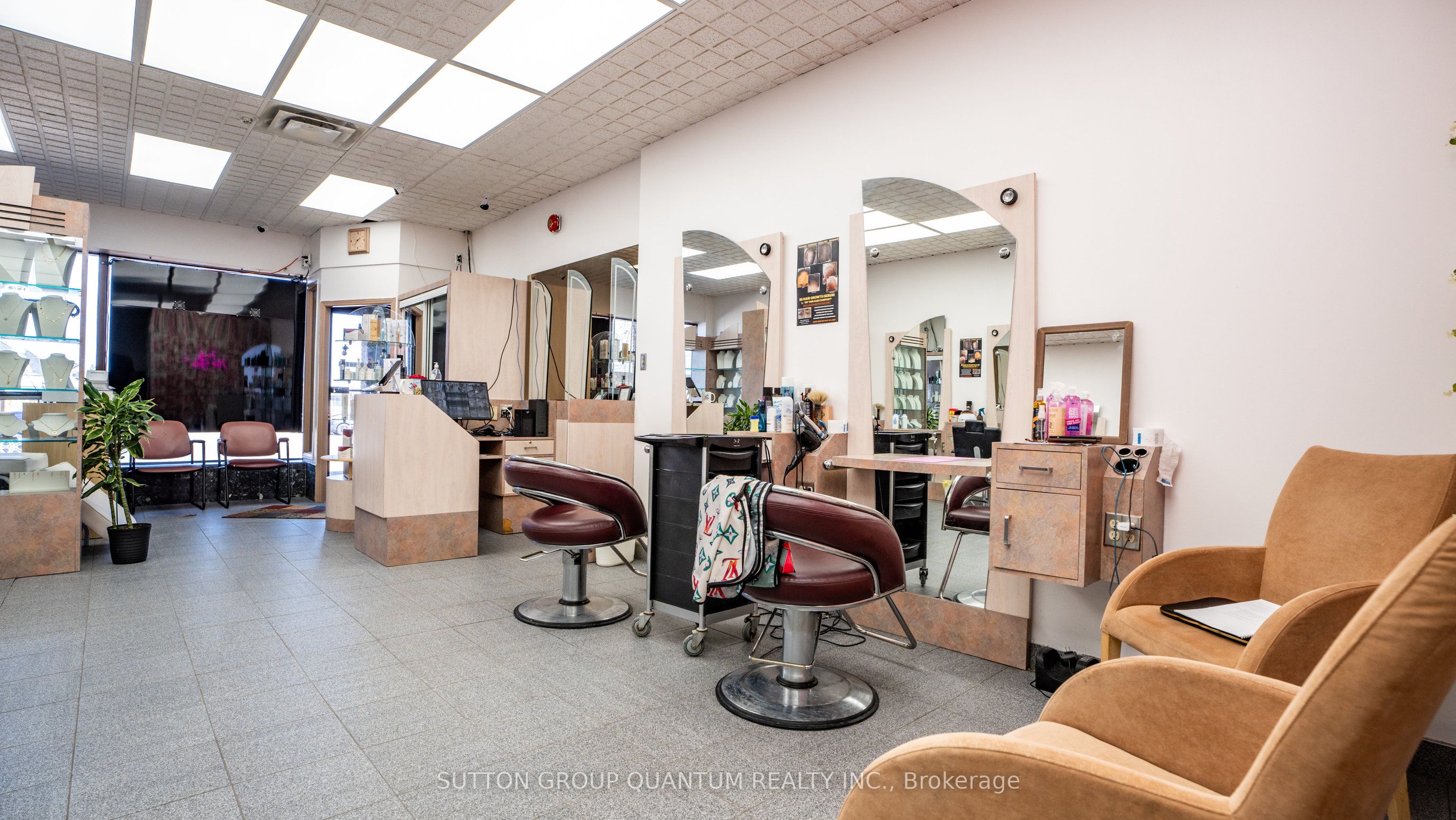 #6 - 5291 Lakeshore Road Property Photo 16