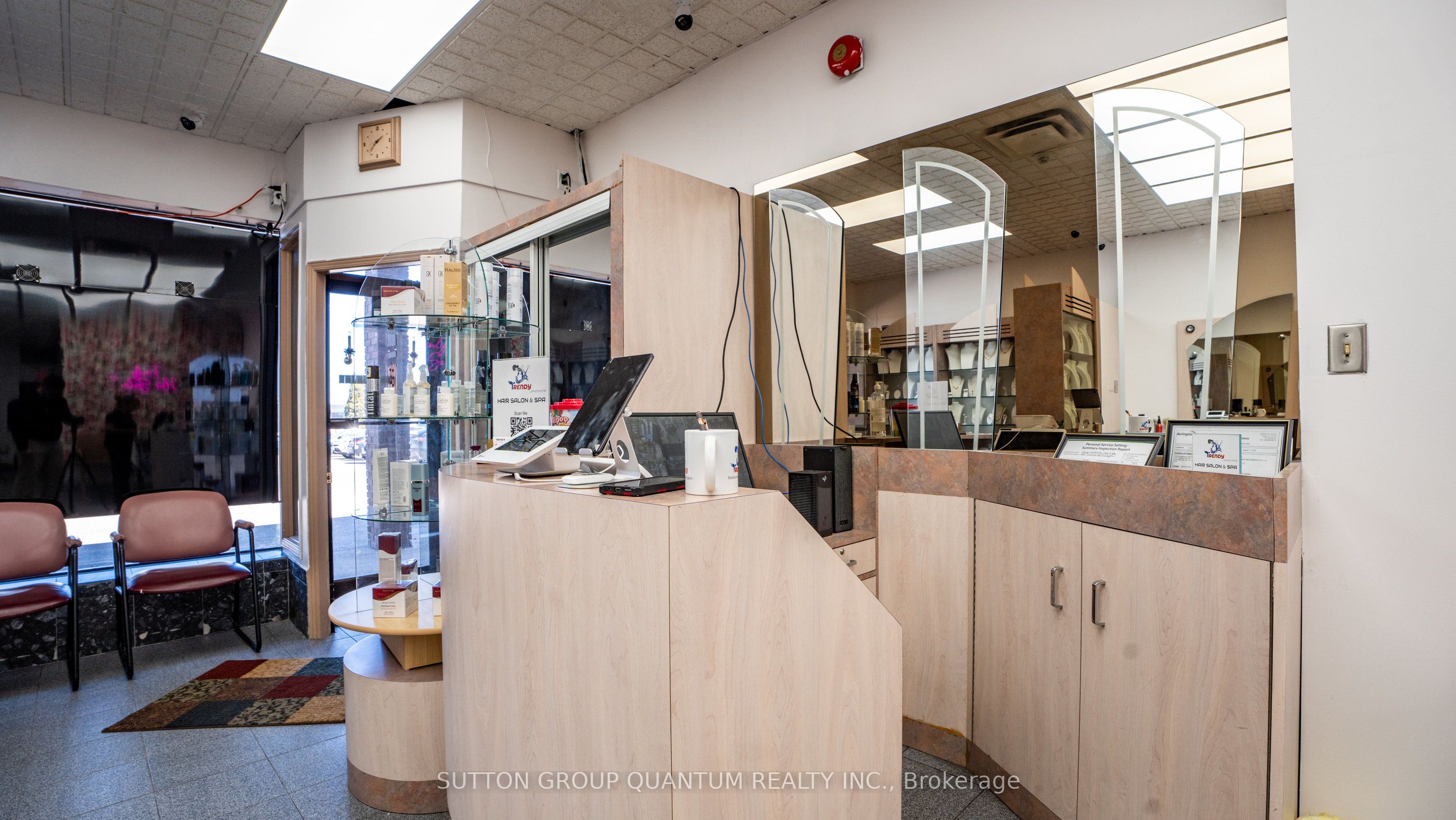 #6 - 5291 Lakeshore Road Property Photo 18