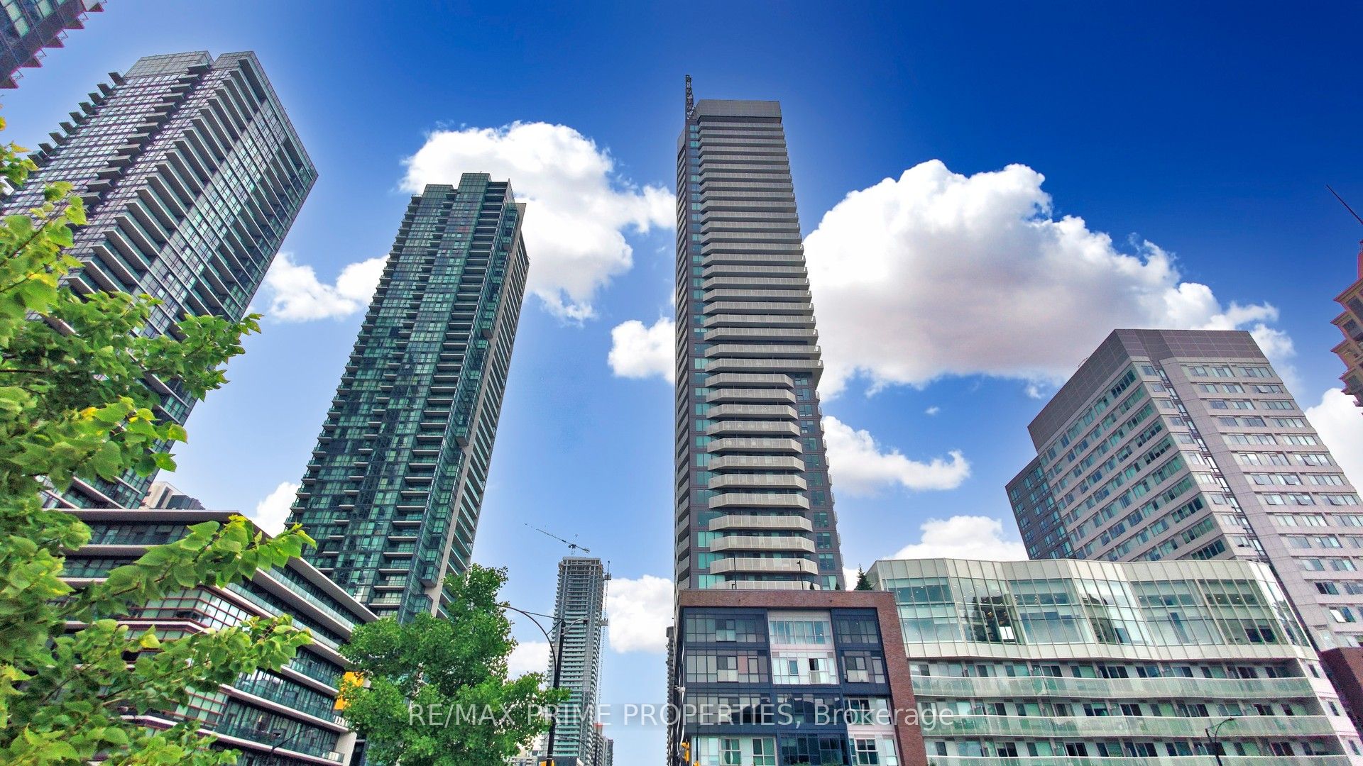 #607 - 4065 Confederation Parkway Property Photo 4