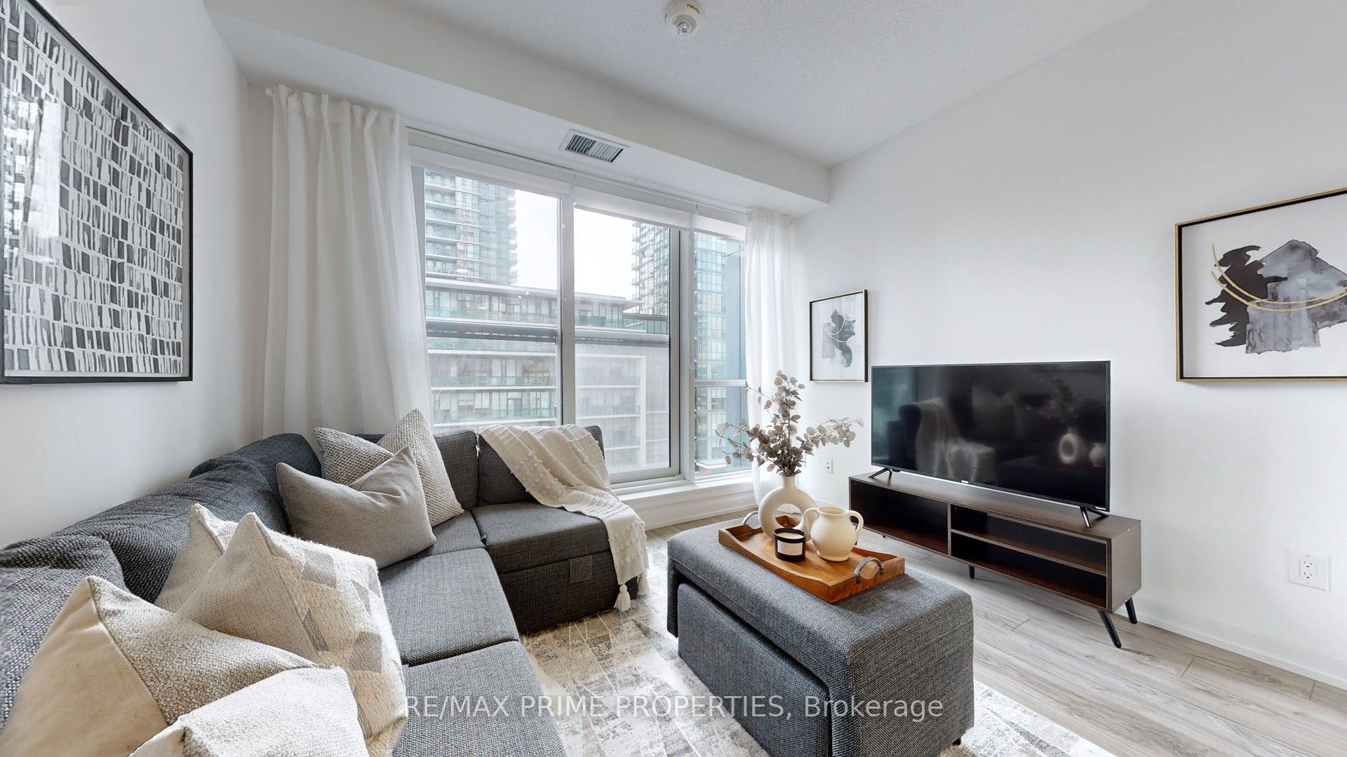 #607 - 4065 Confederation Parkway Property Photo 8