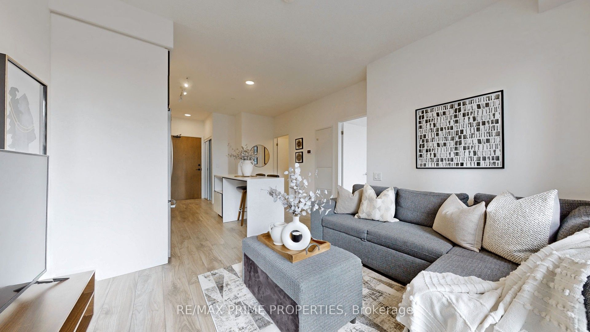#607 - 4065 Confederation Parkway Property Photo 10