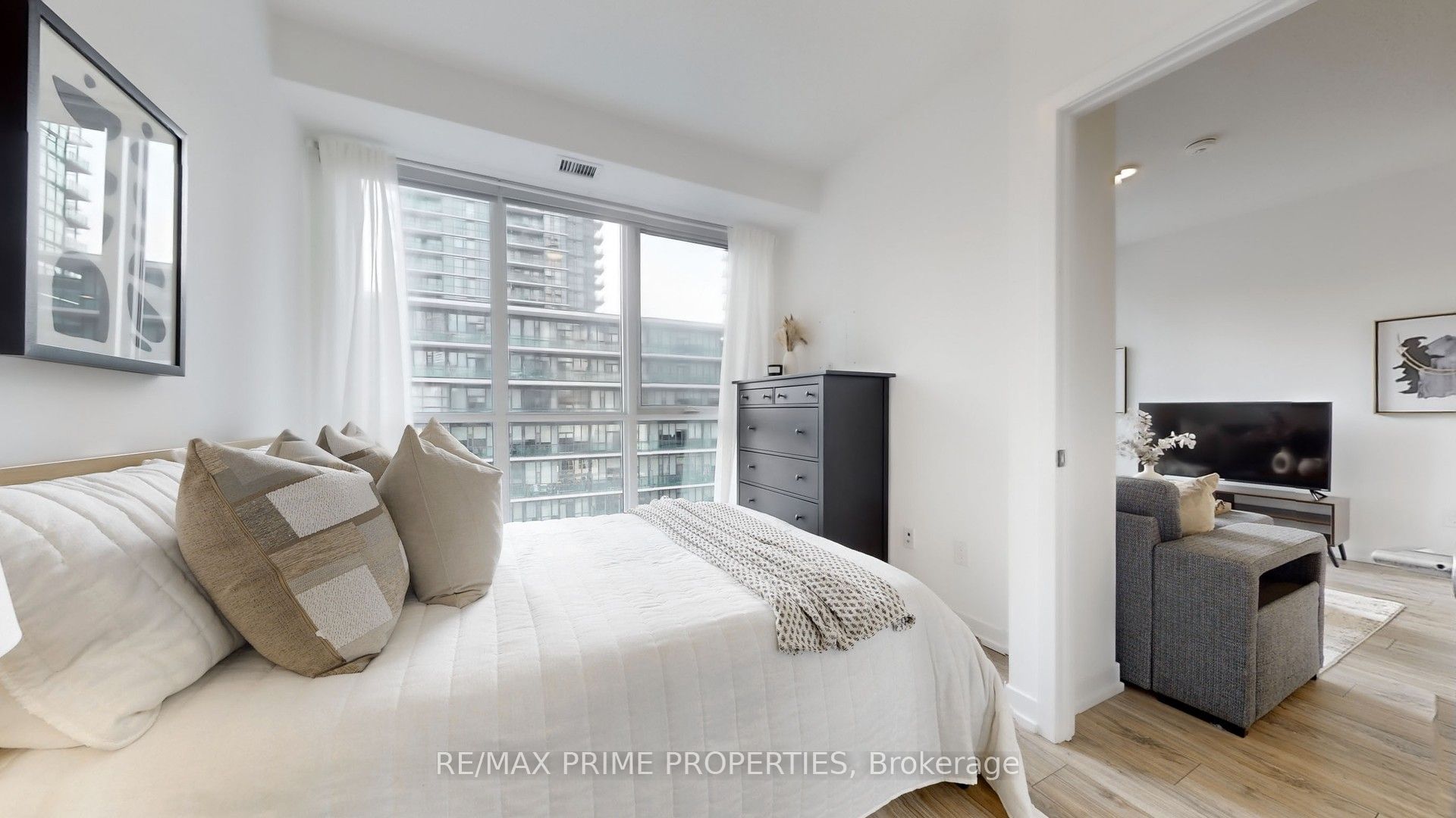 #607 - 4065 Confederation Parkway Property Photo 18