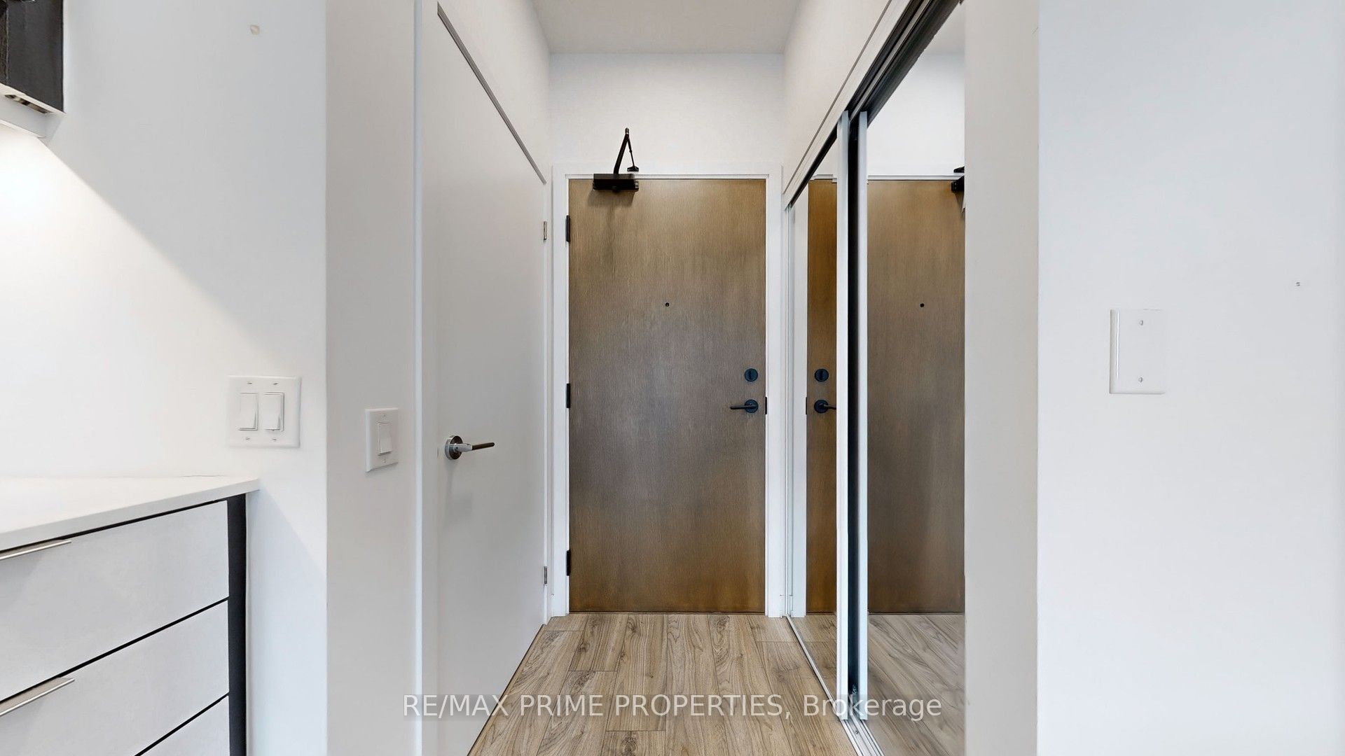 #607 - 4065 Confederation Parkway Property Photo 23