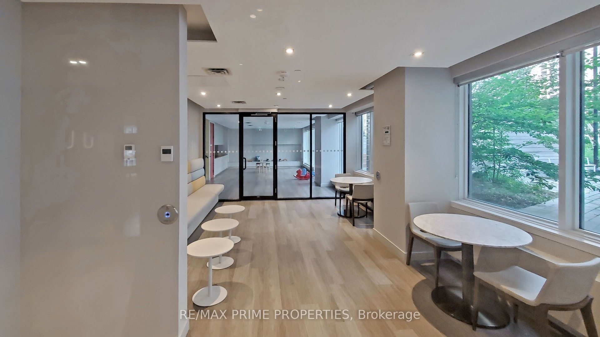 #607 - 4065 Confederation Parkway Property Photo 26