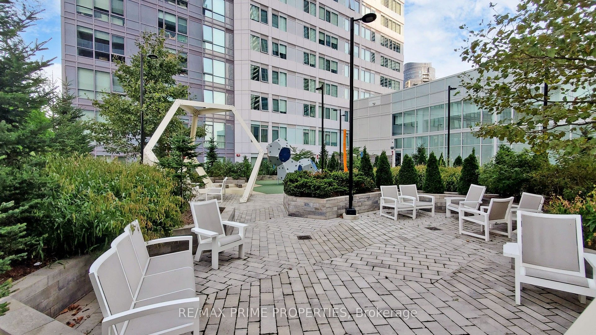 #607 - 4065 Confederation Parkway Property Photo 31