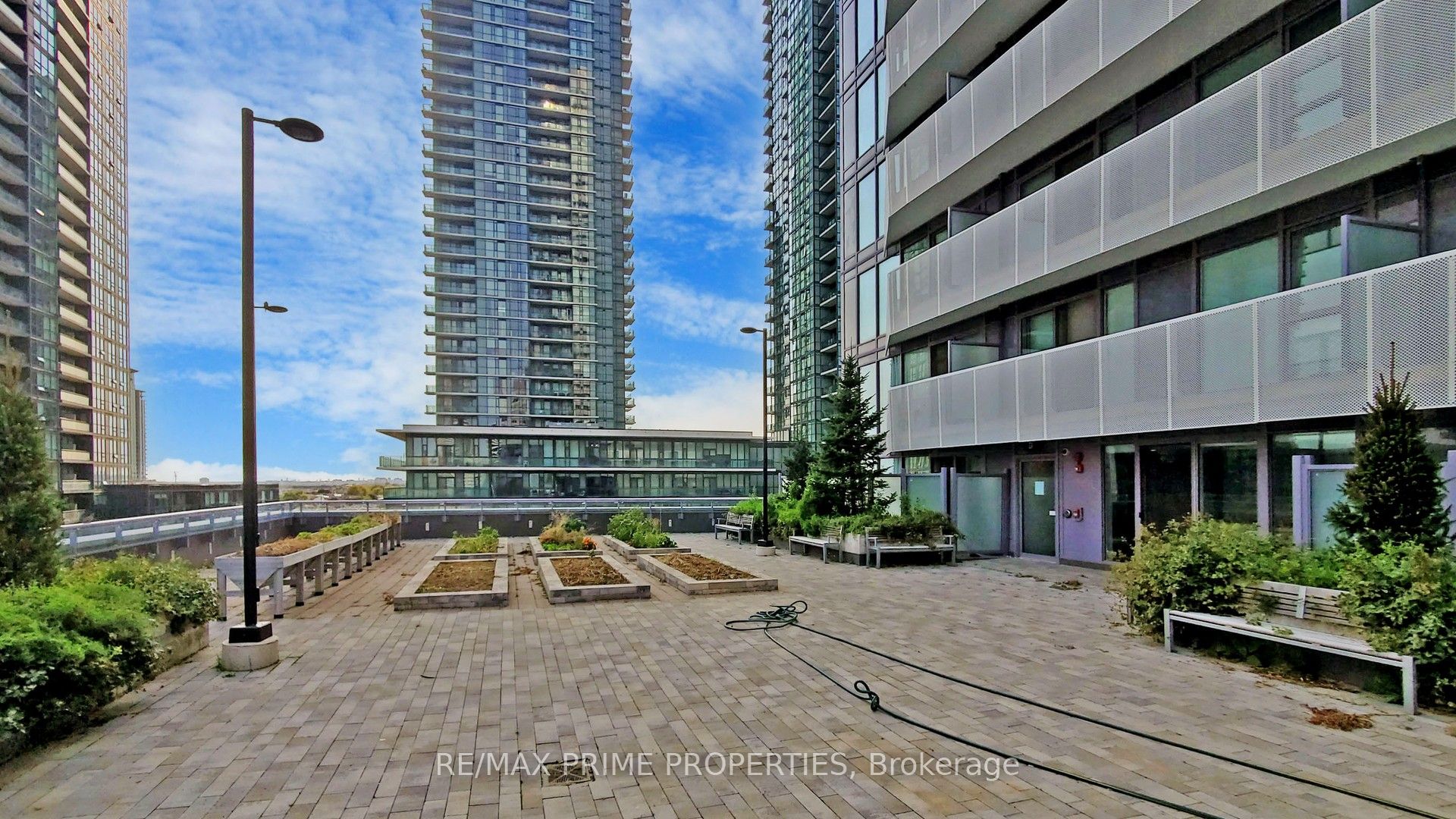 #607 - 4065 Confederation Parkway Property Photo 33