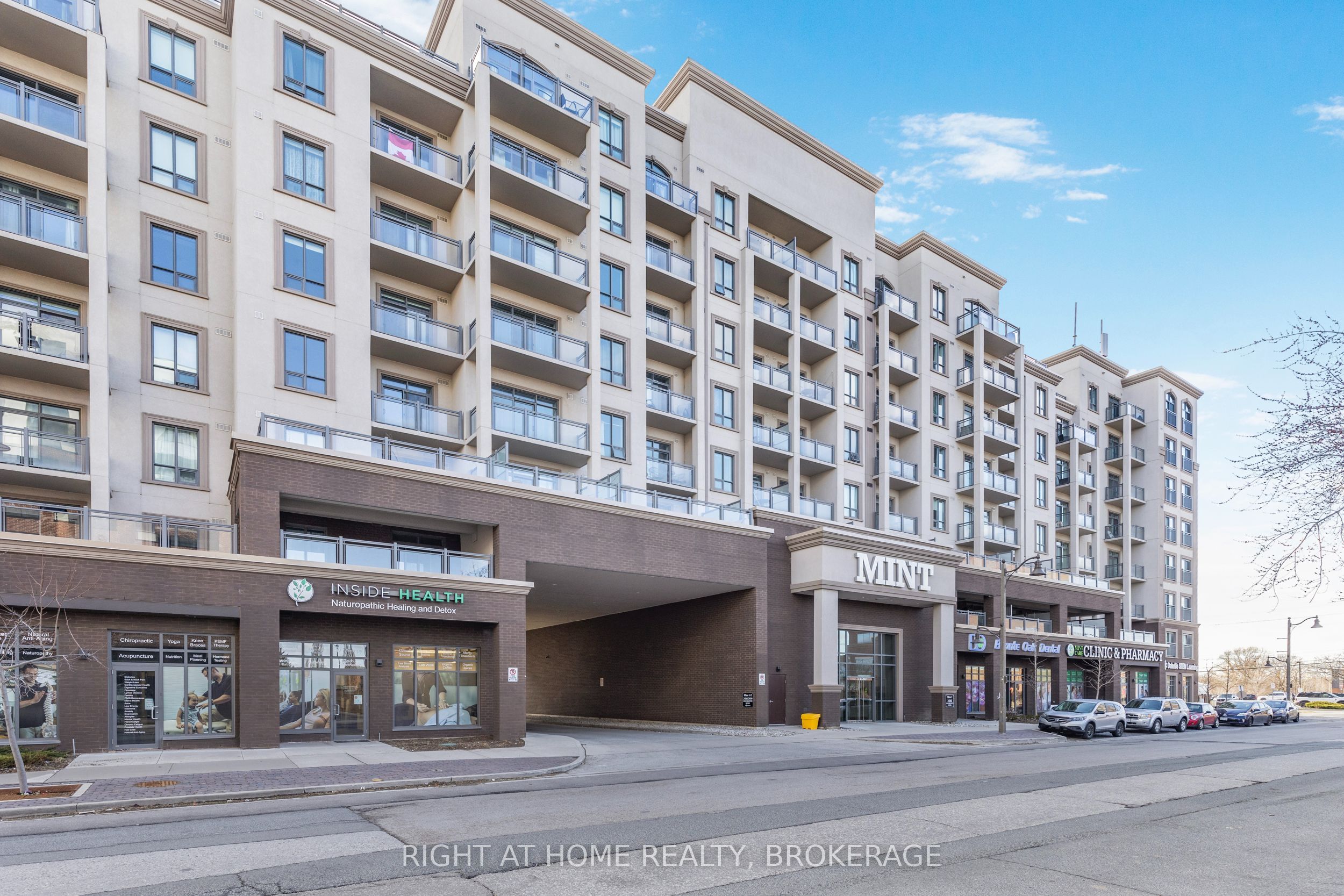 #423 - 2486 Old Bronte Road Property Photo
