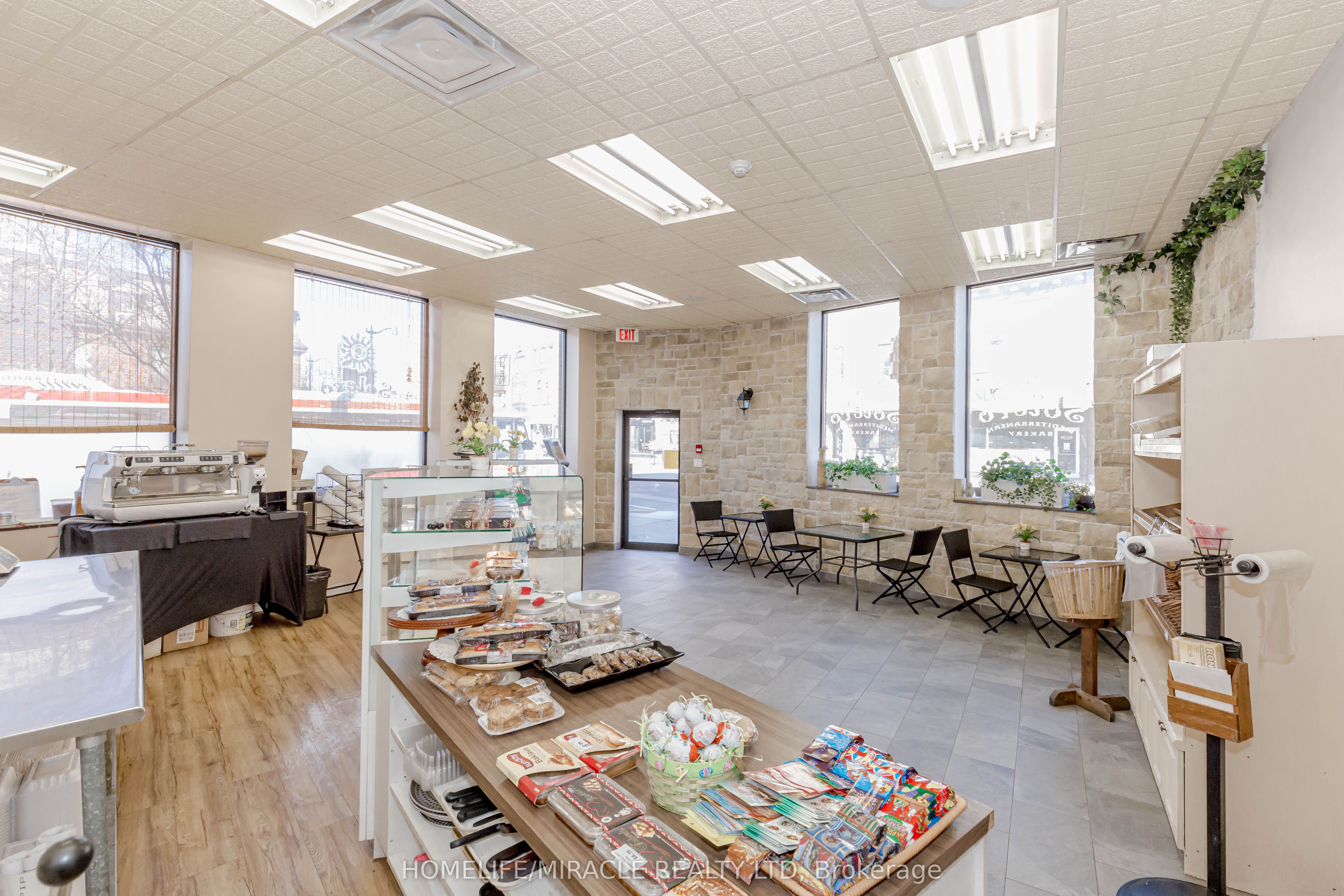 3029 Dundas Street Property Photo 14