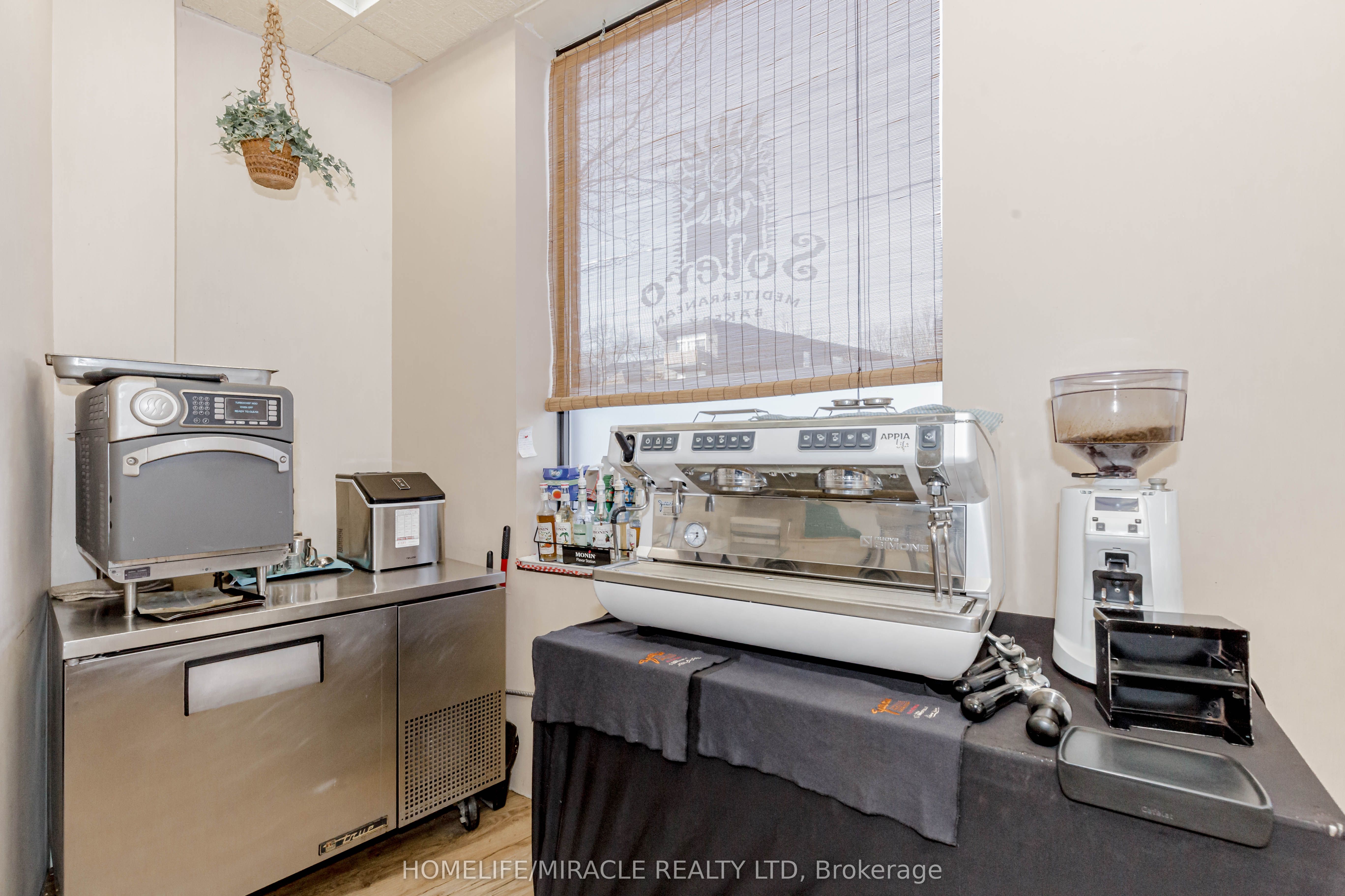 3029 Dundas Street Property Photo 17