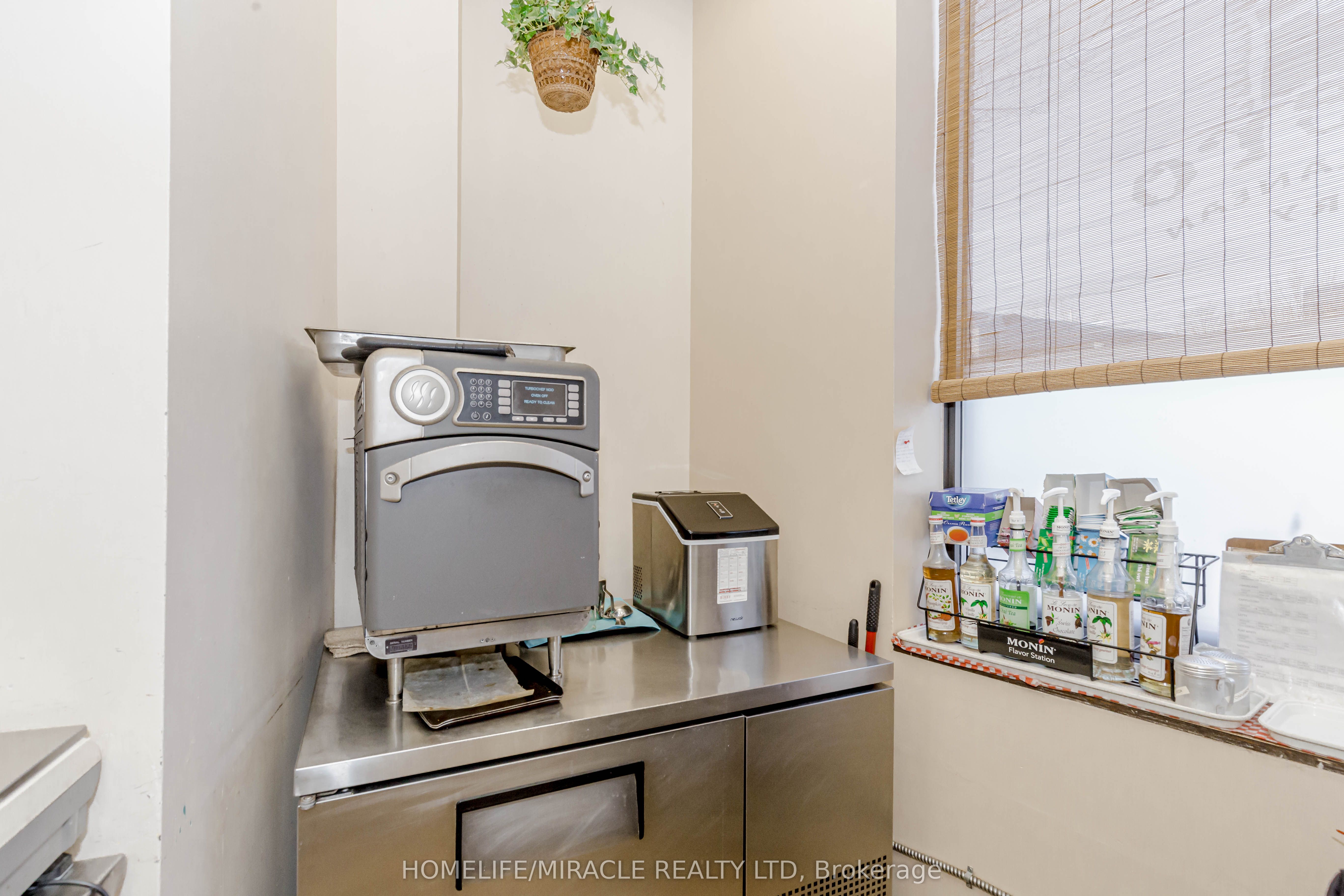 3029 Dundas Street Property Photo 19