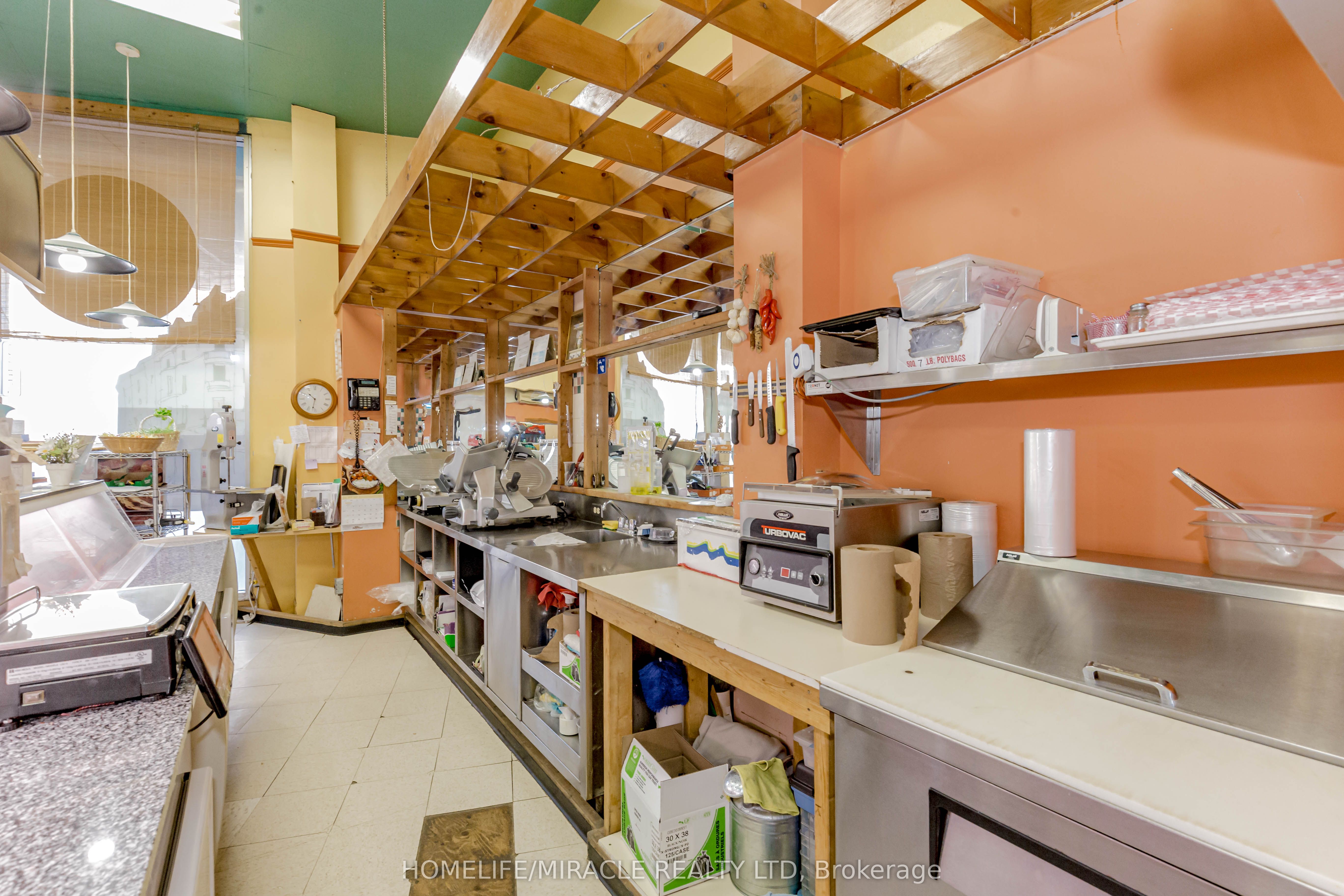 3029 Dundas Street Property Photo 31