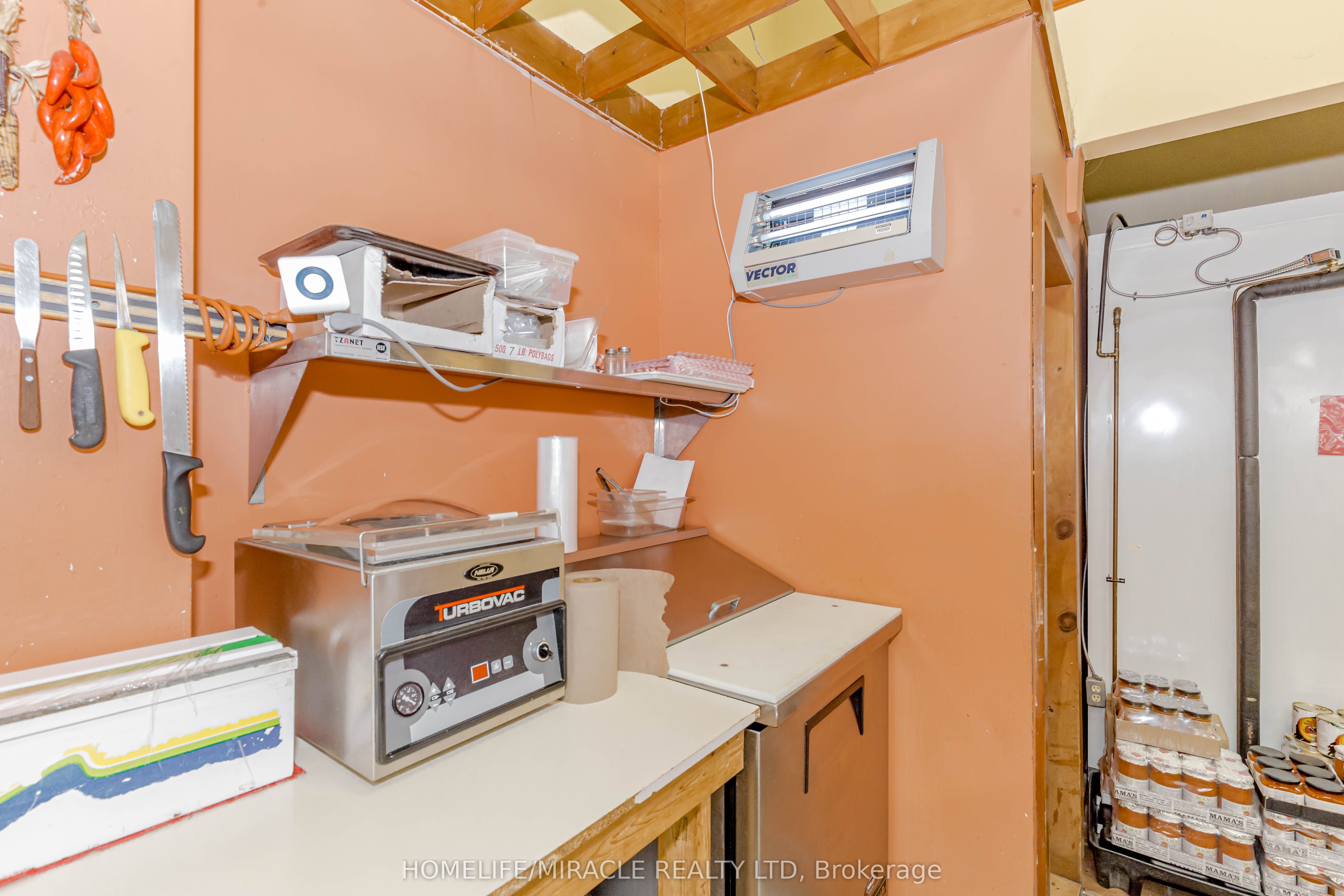 3029 Dundas Street Property Photo 33