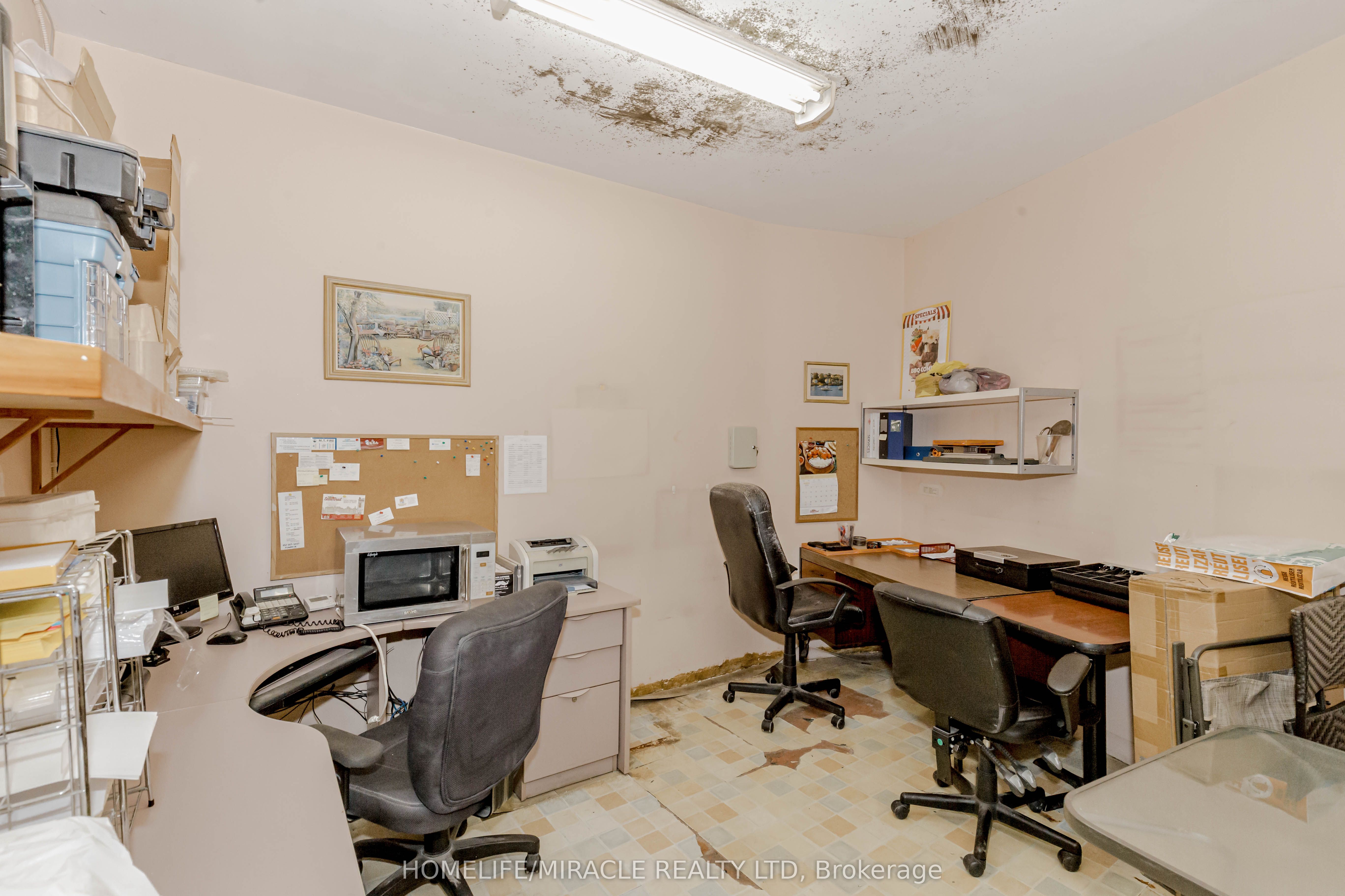3029 Dundas Street Property Photo 46