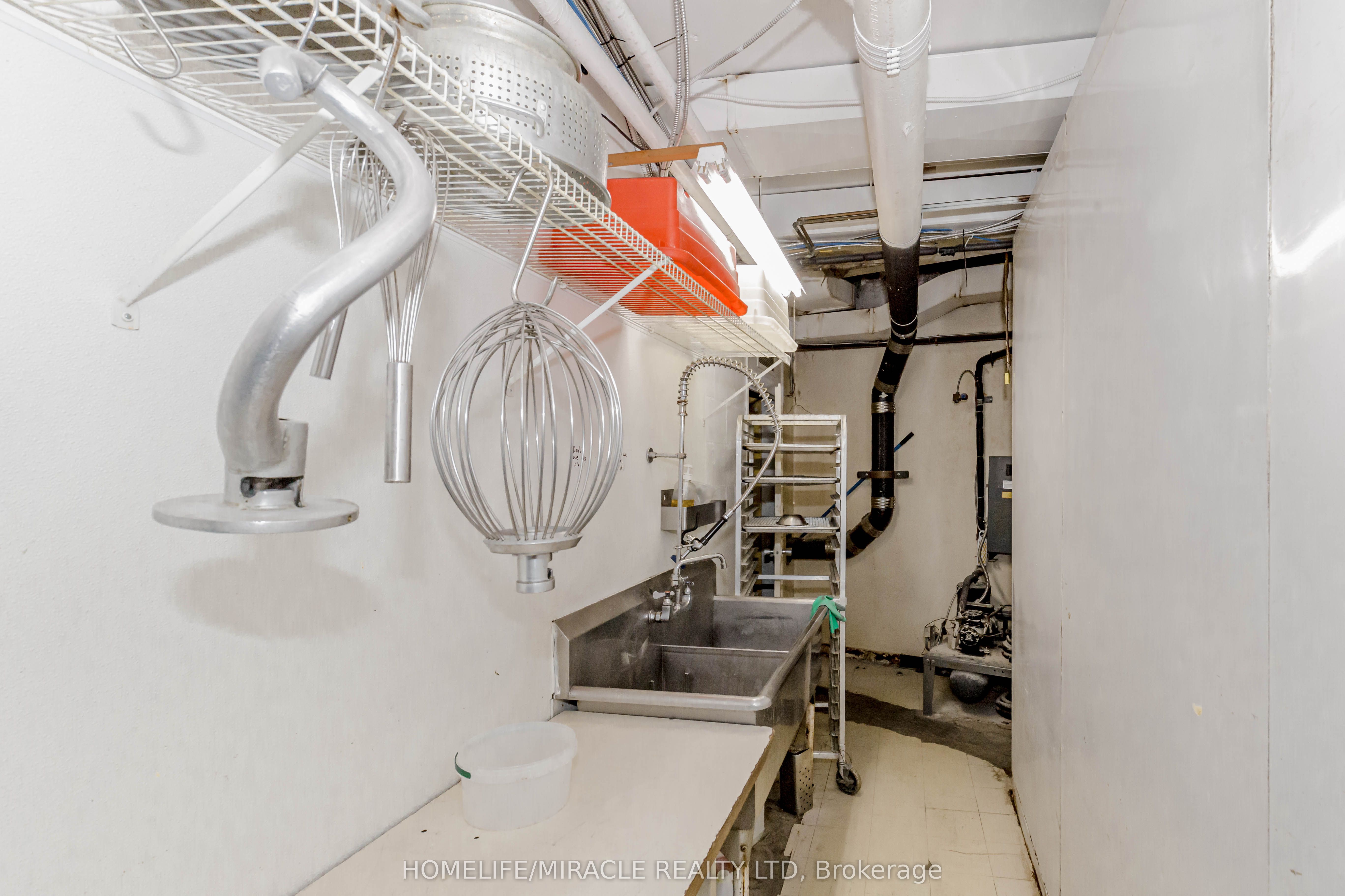 3029 Dundas Street Property Photo 49