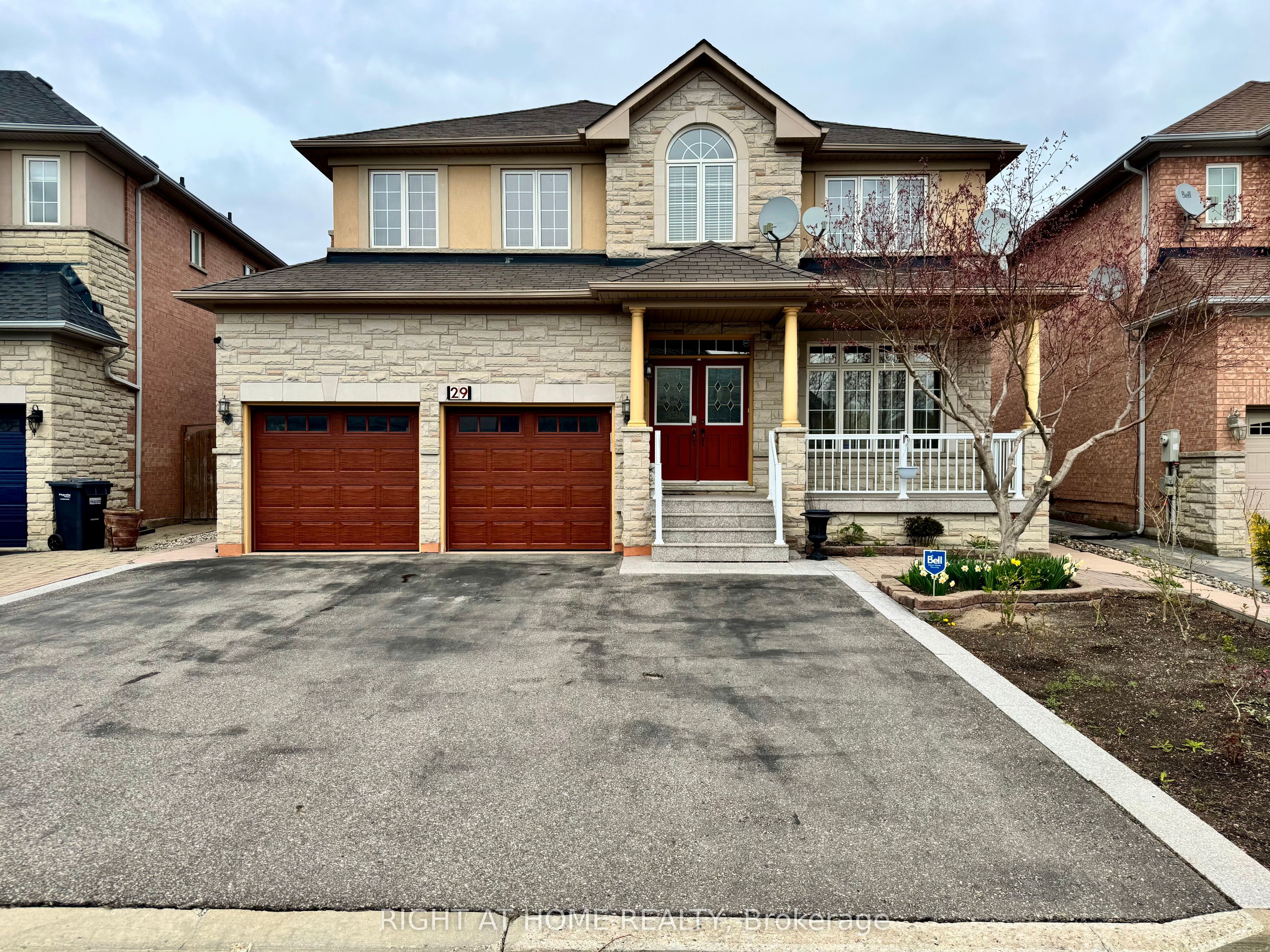 29 Lynnvalley Crescent Property Photo 1
