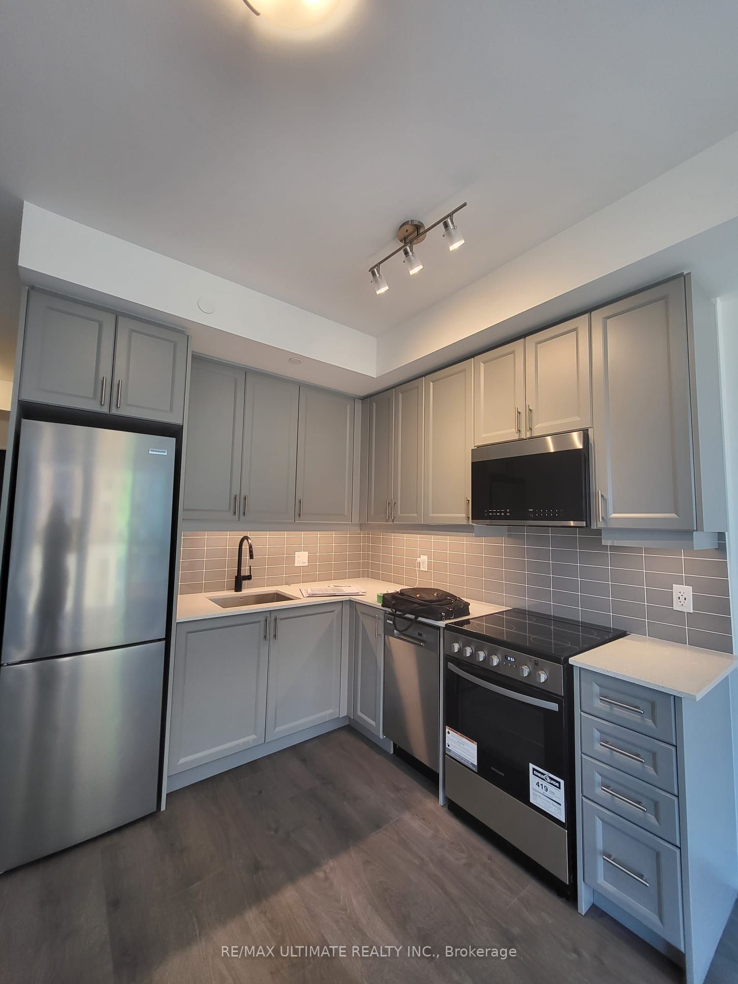 1019 Wm Westmount Real Estate Listings Main Image