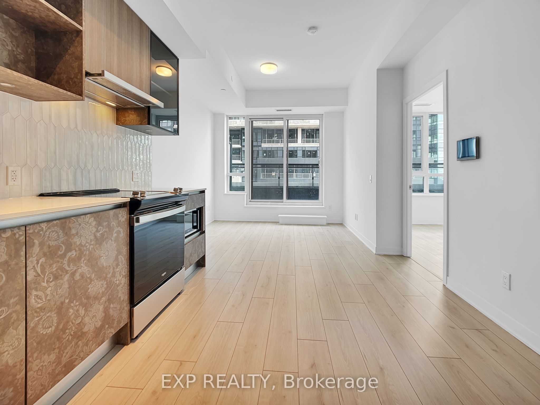 405 Dundas St W Property Photo 1