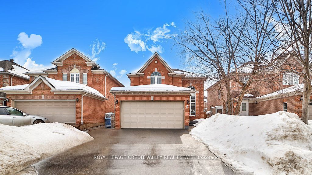 9 Sheardown Trail Property Photo