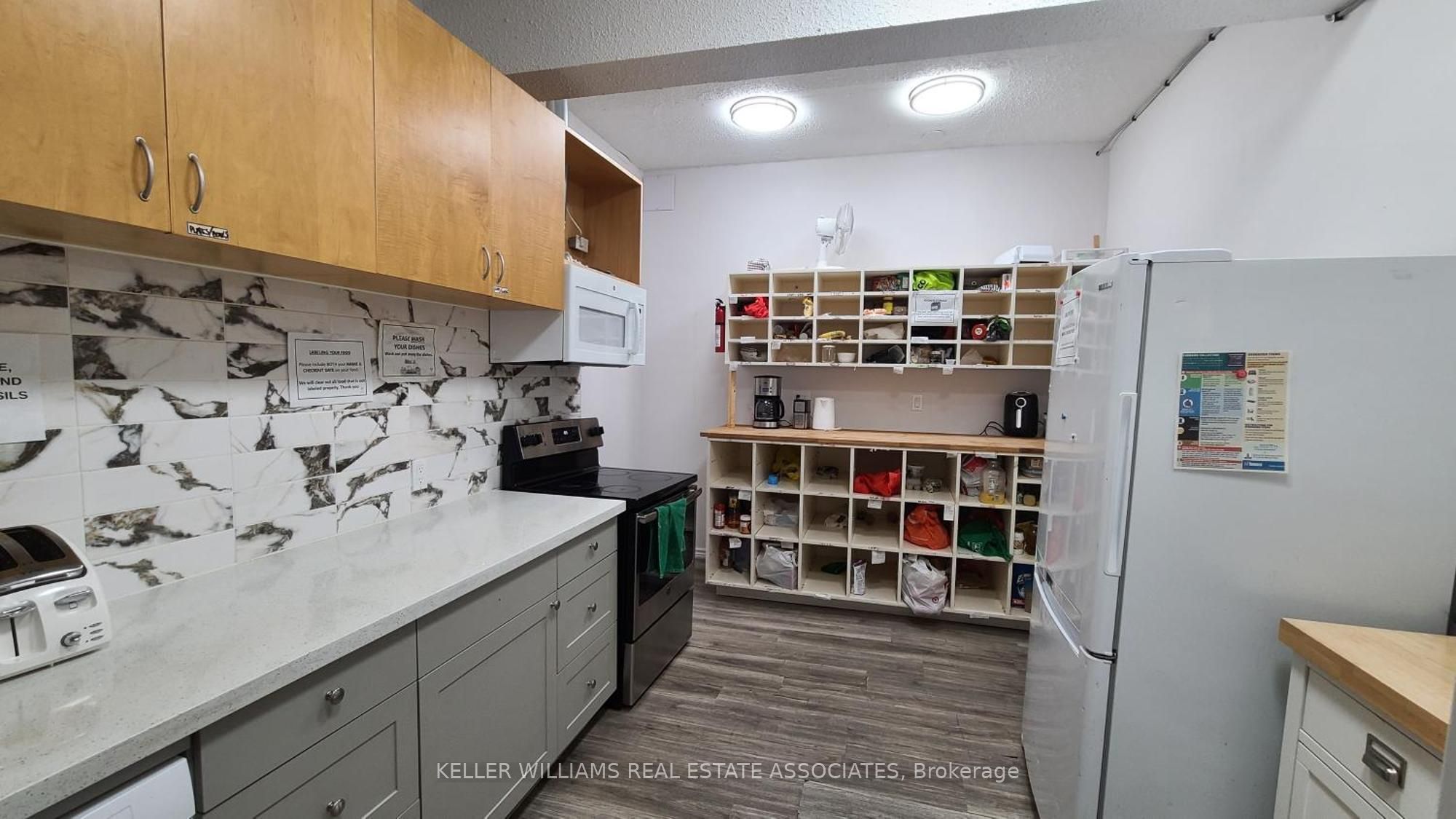#upper - 83 Elm Grove Property Photo 4