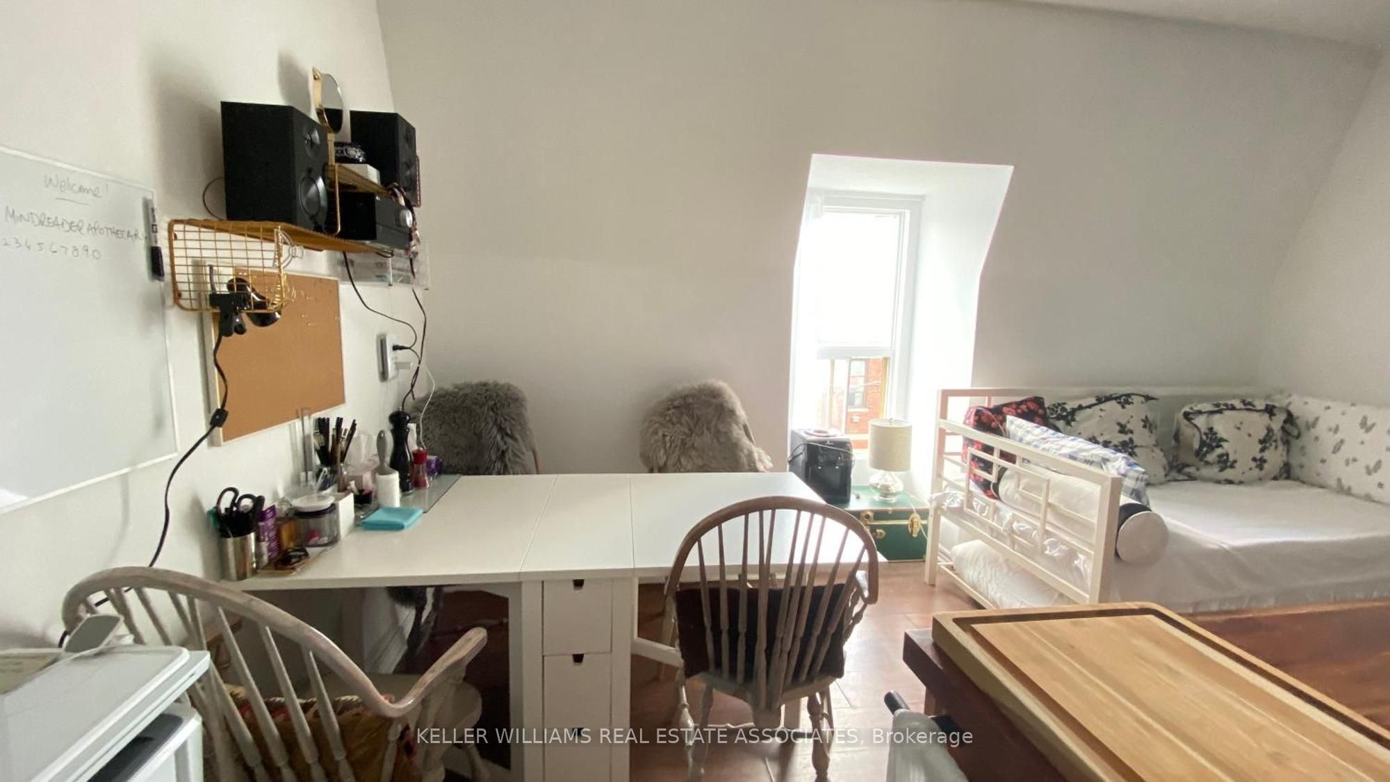 #upper - 83 Elm Grove Property Photo 8