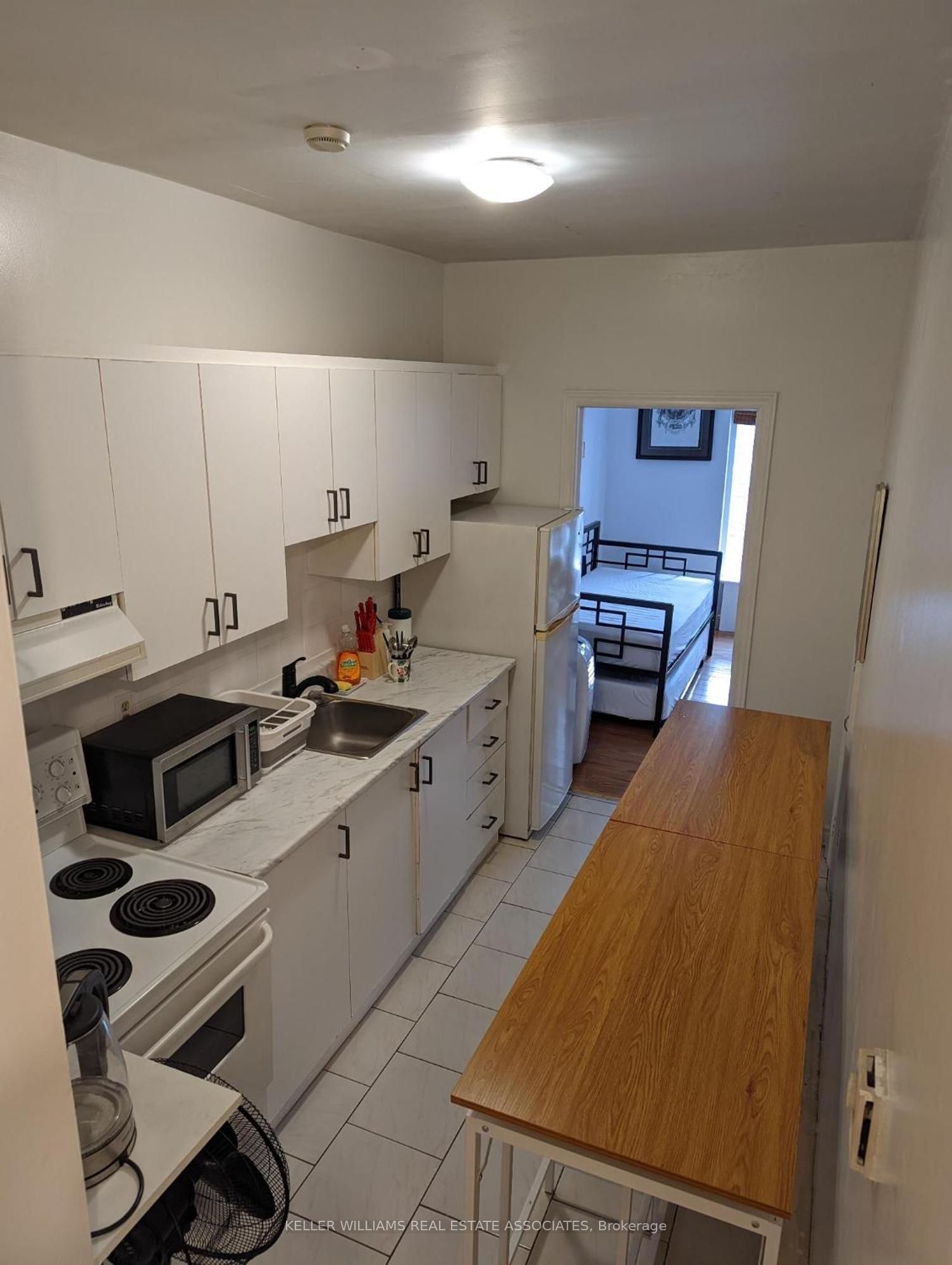 #upper - 83 Elm Grove Property Photo 15