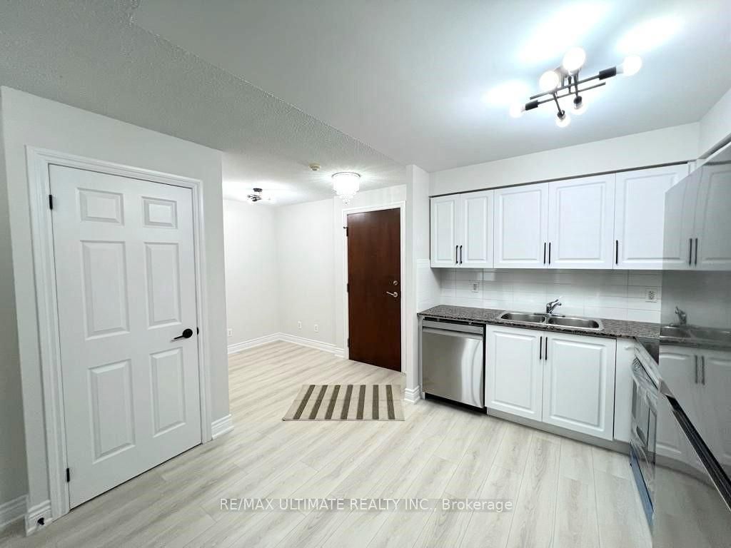 #1401 - 310 Burnhamthorpe Road Property Photo 3
