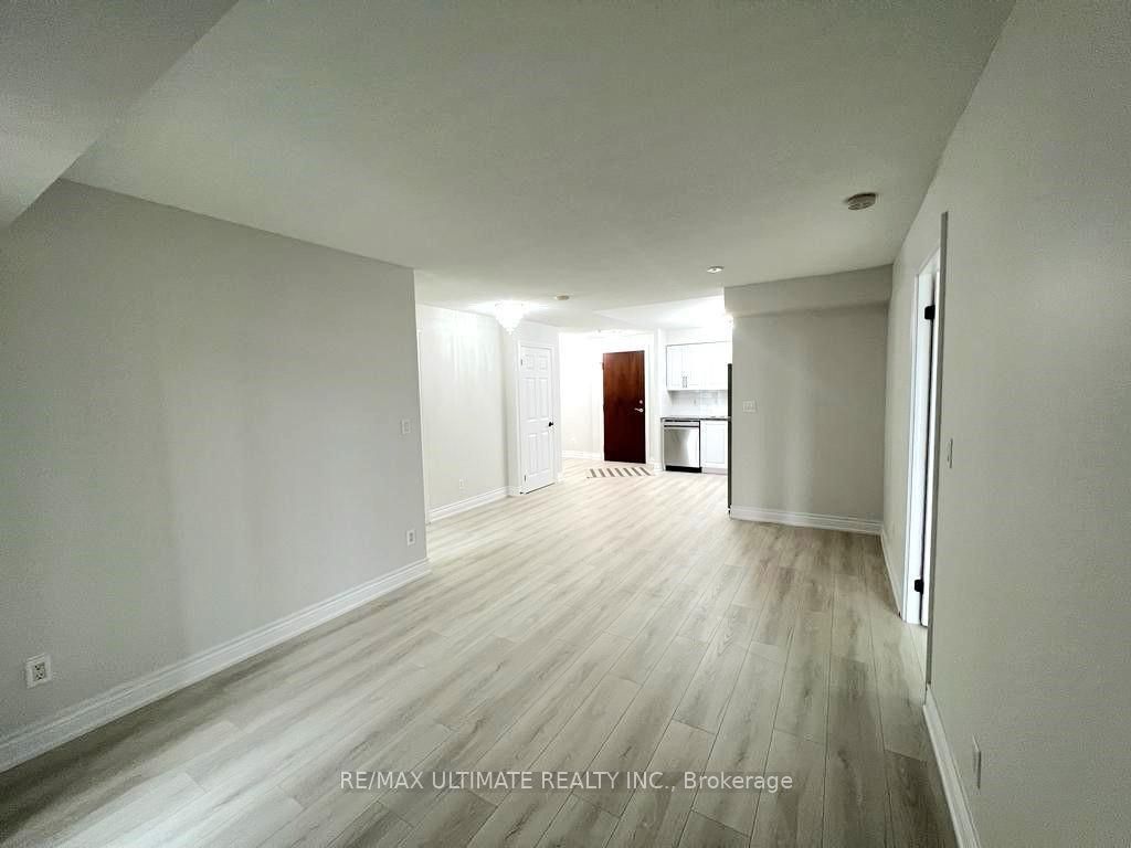 #1401 - 310 Burnhamthorpe Road Property Photo 6