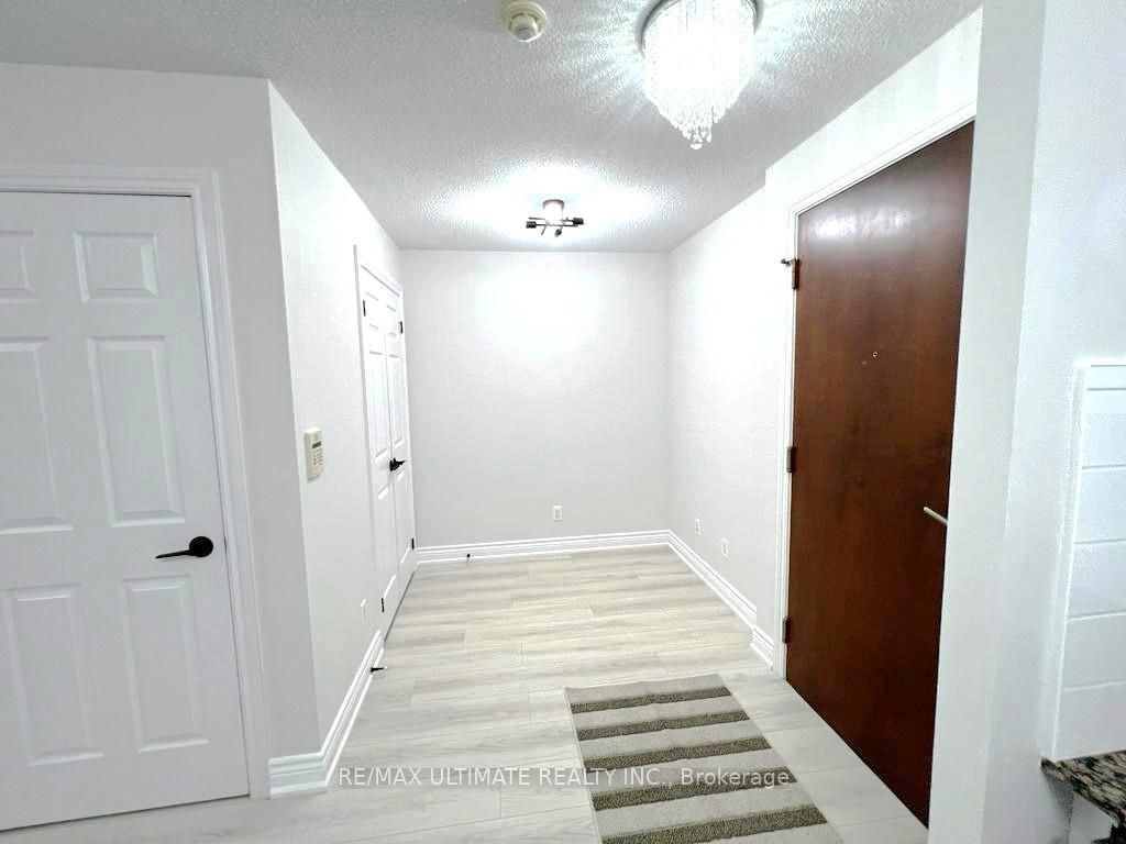 #1401 - 310 Burnhamthorpe Road Property Photo 7