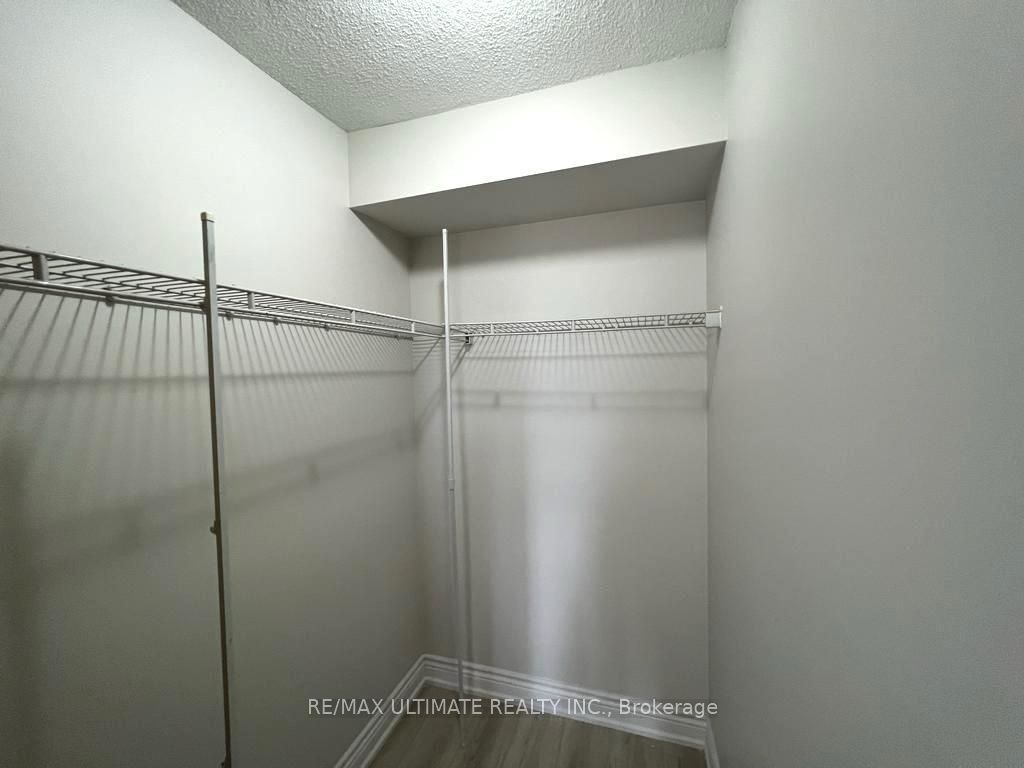 #1401 - 310 Burnhamthorpe Road Property Photo 10