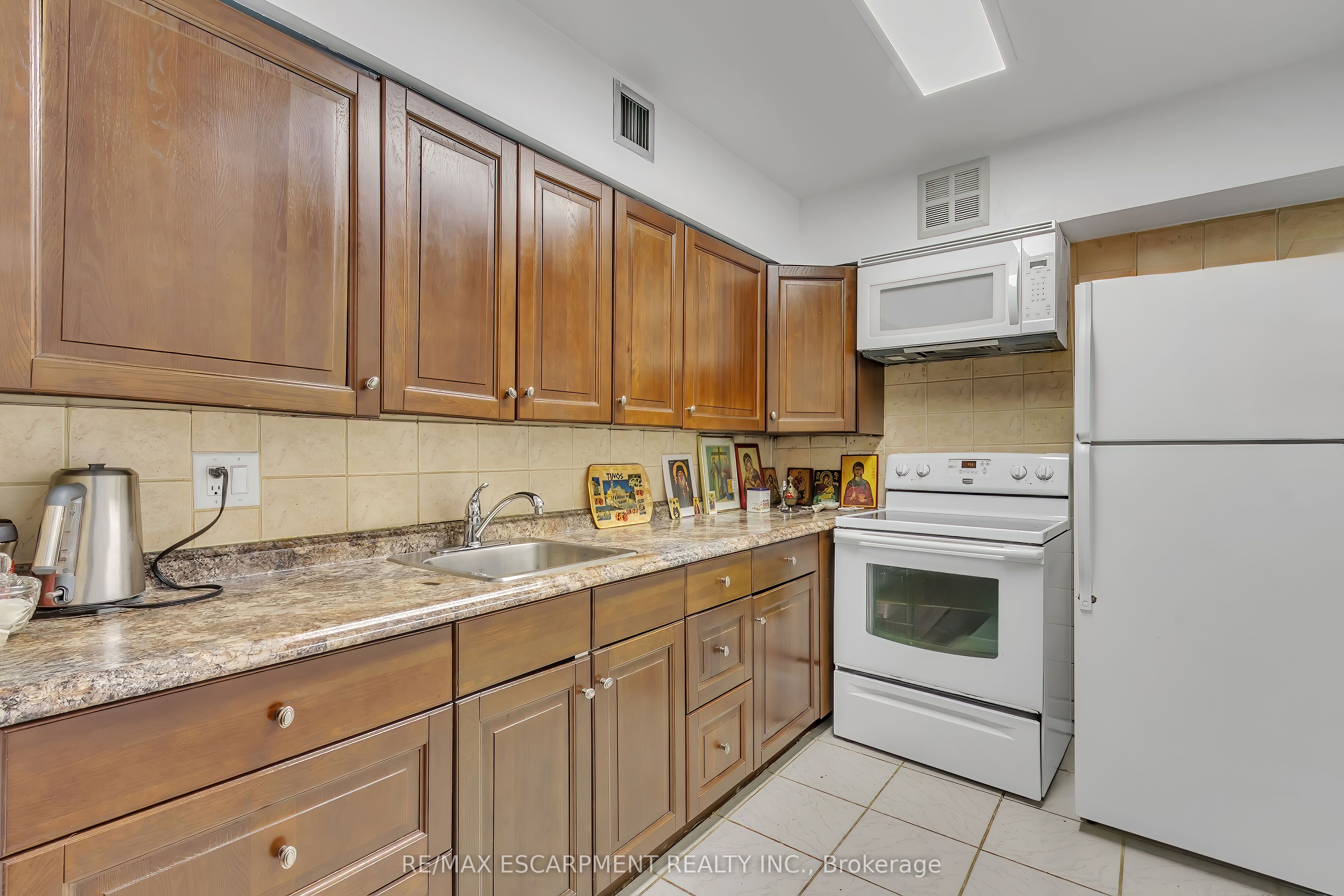 24 Southport Street 756 Property Photo 14