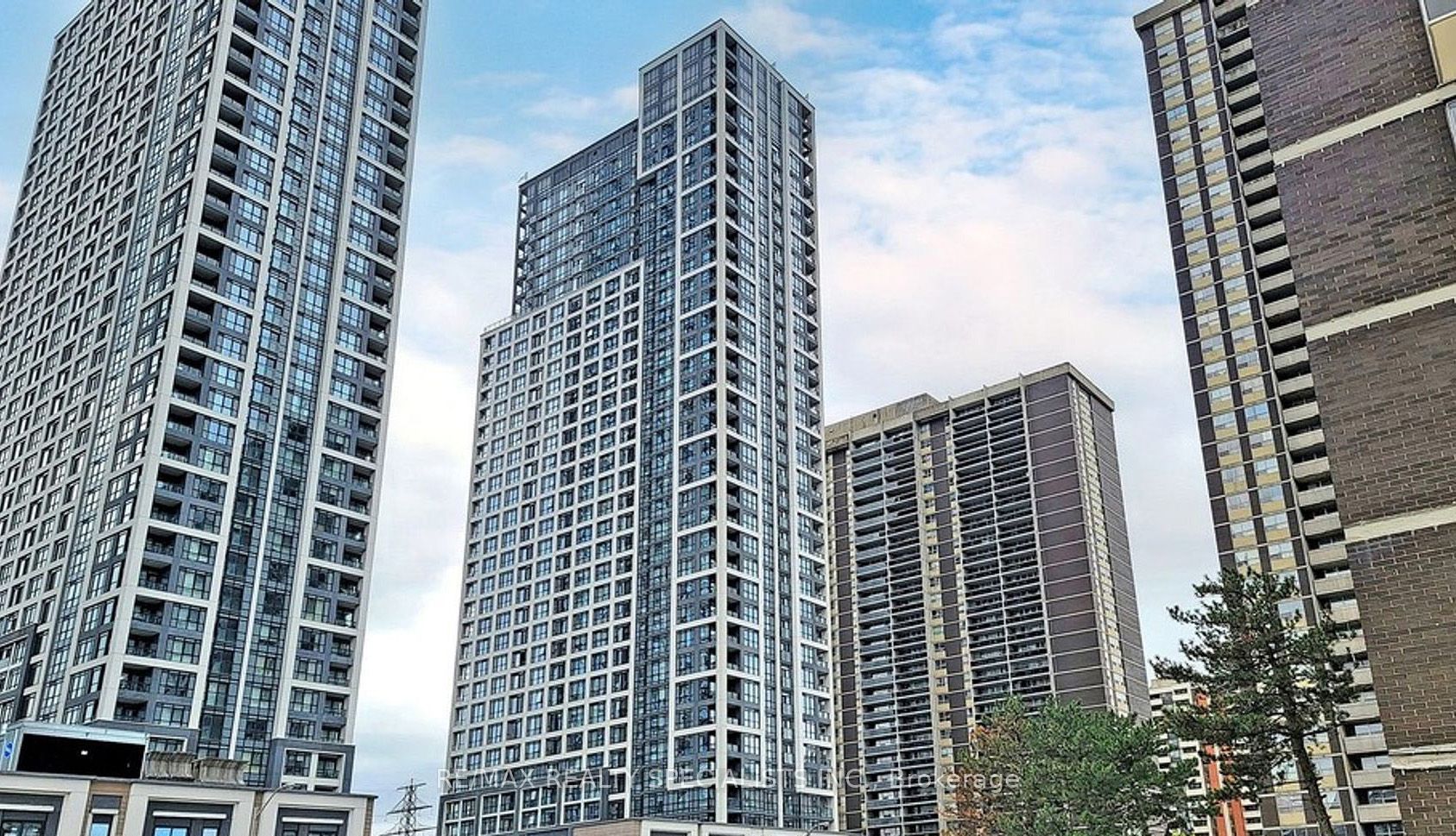 #526 - 9 Mabelle Avenue Property Photo