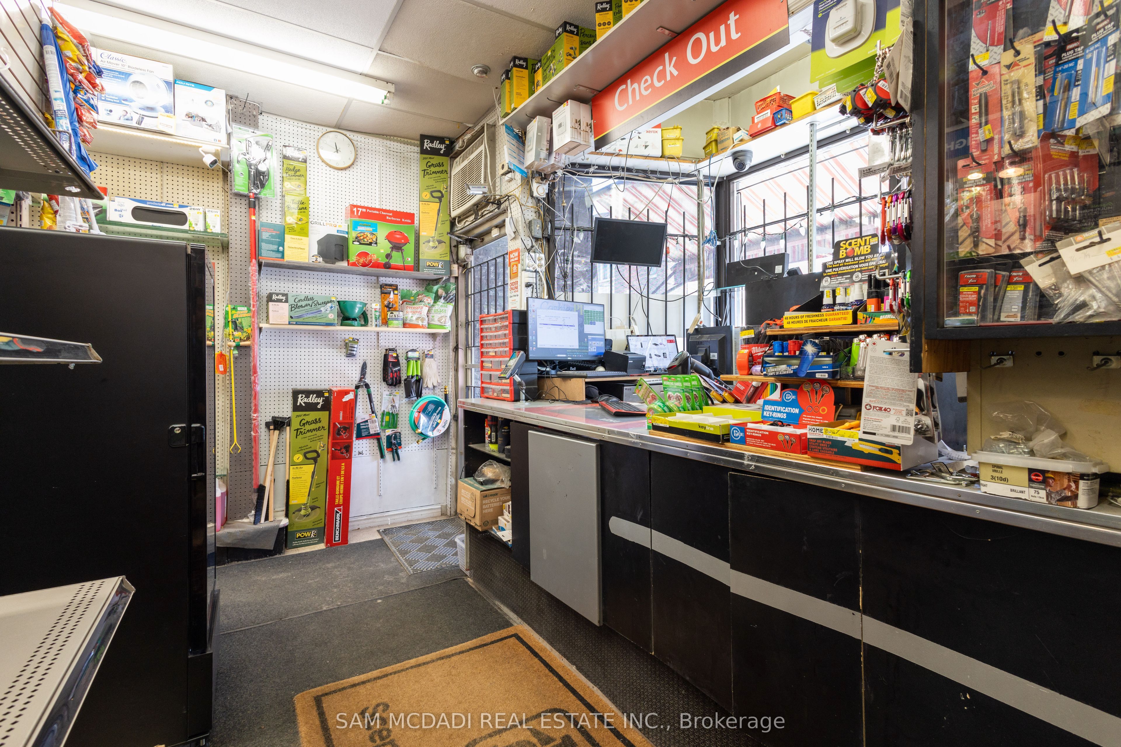 1212 Dufferin Street Property Photo 3