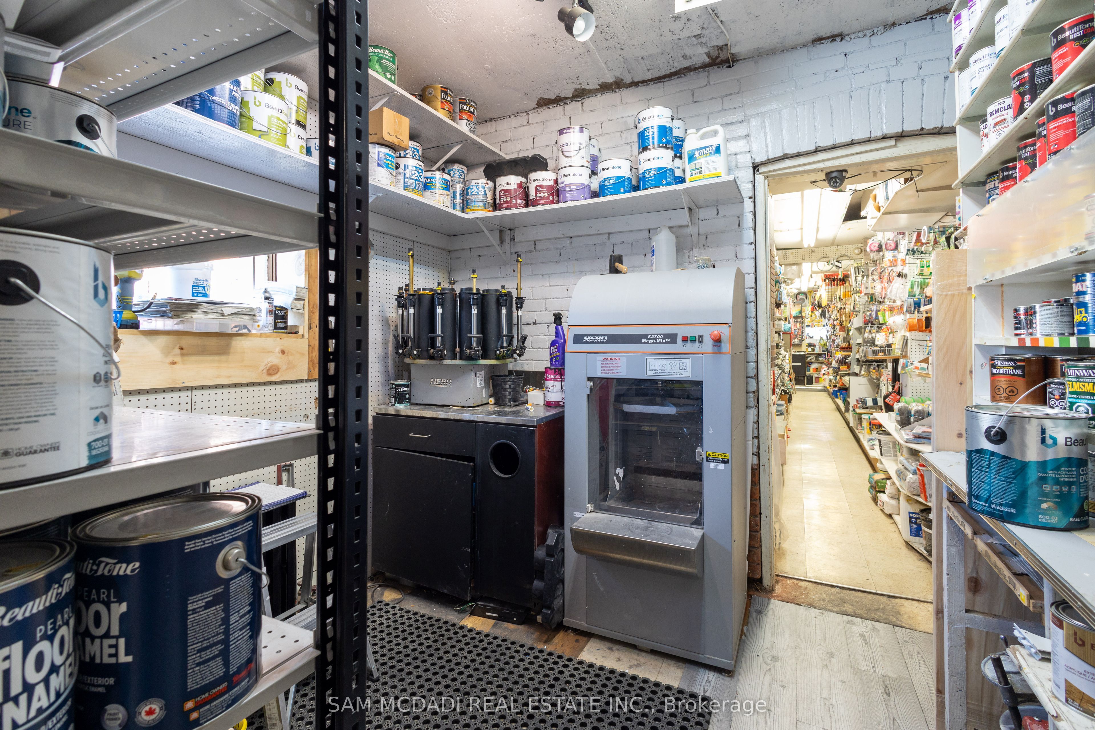1212 Dufferin Street Property Photo 8