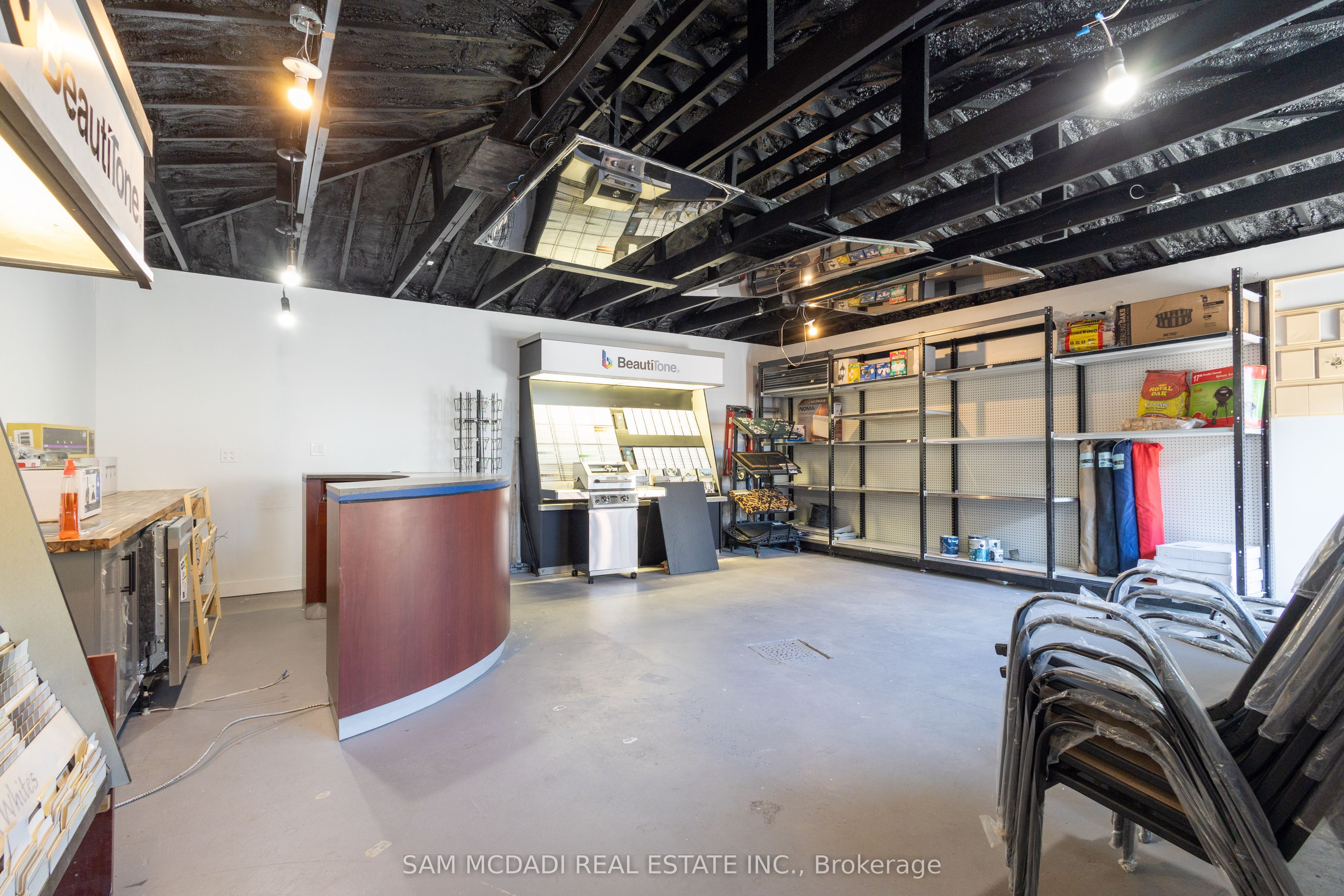 1212 Dufferin Street Property Photo 12
